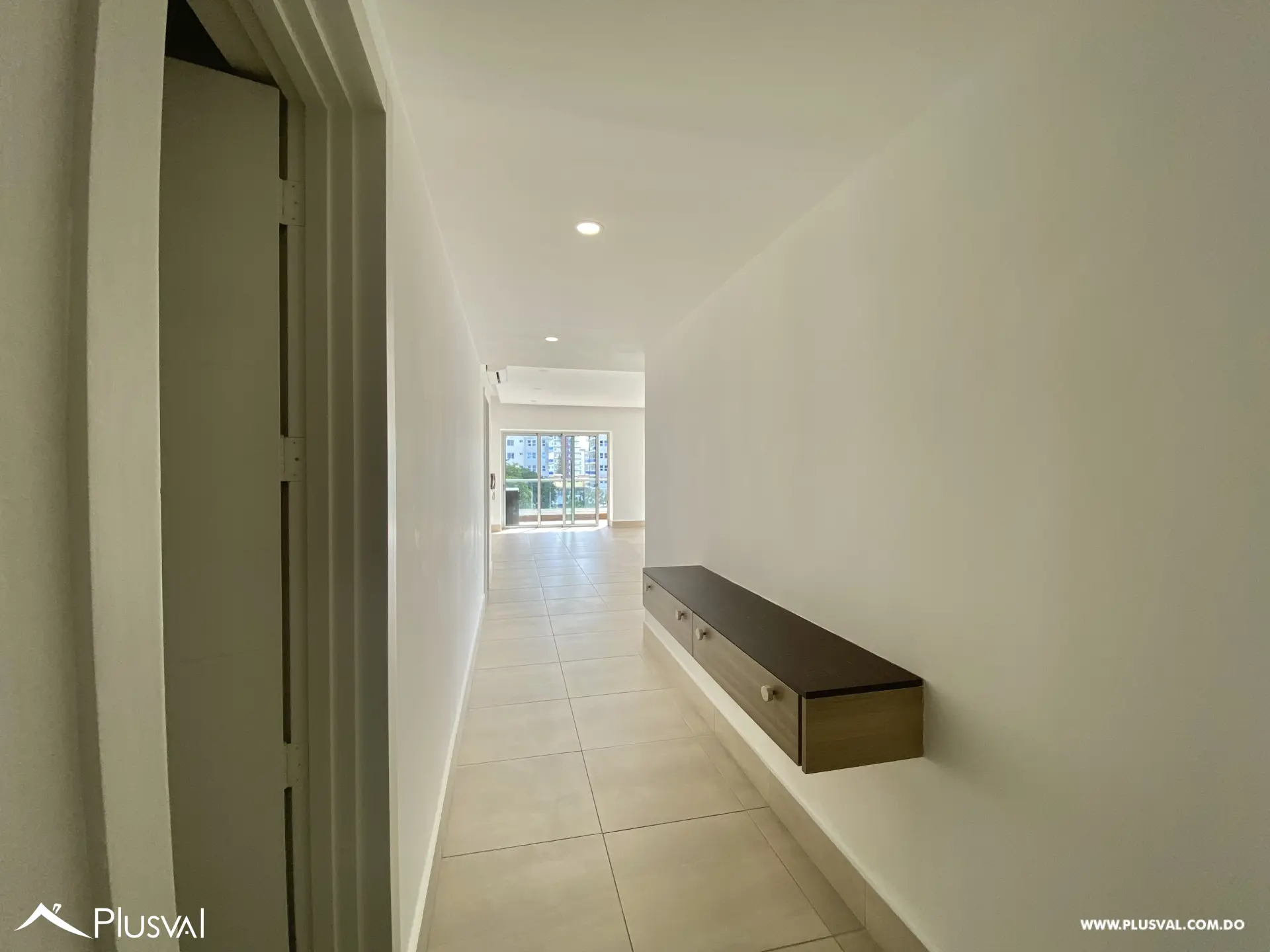 Alquilo Excelente y Amplio Apartamento en Zona Exclusiva en  La Esperilla 467462