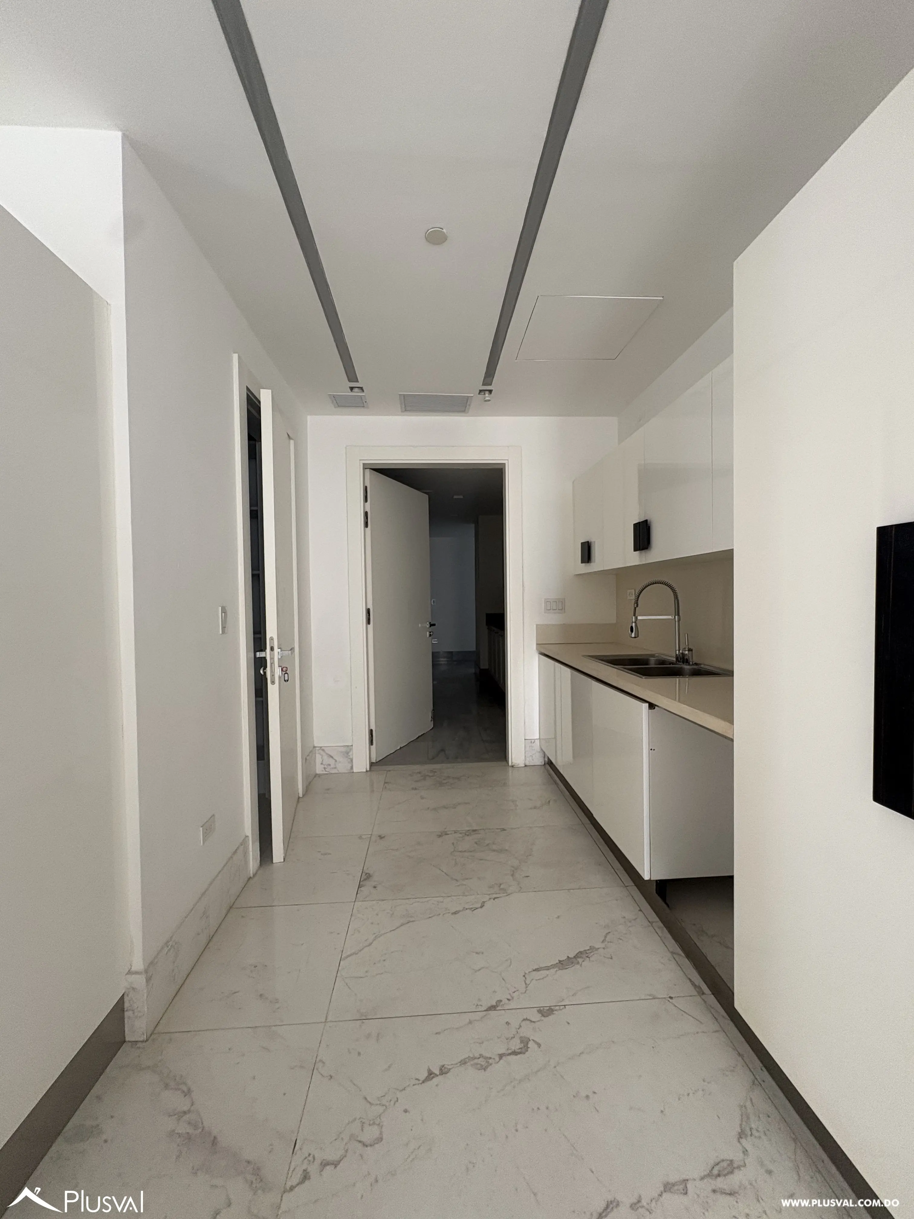 Lujoso apartamento en venta en plena Anacaona en piso alto 482001