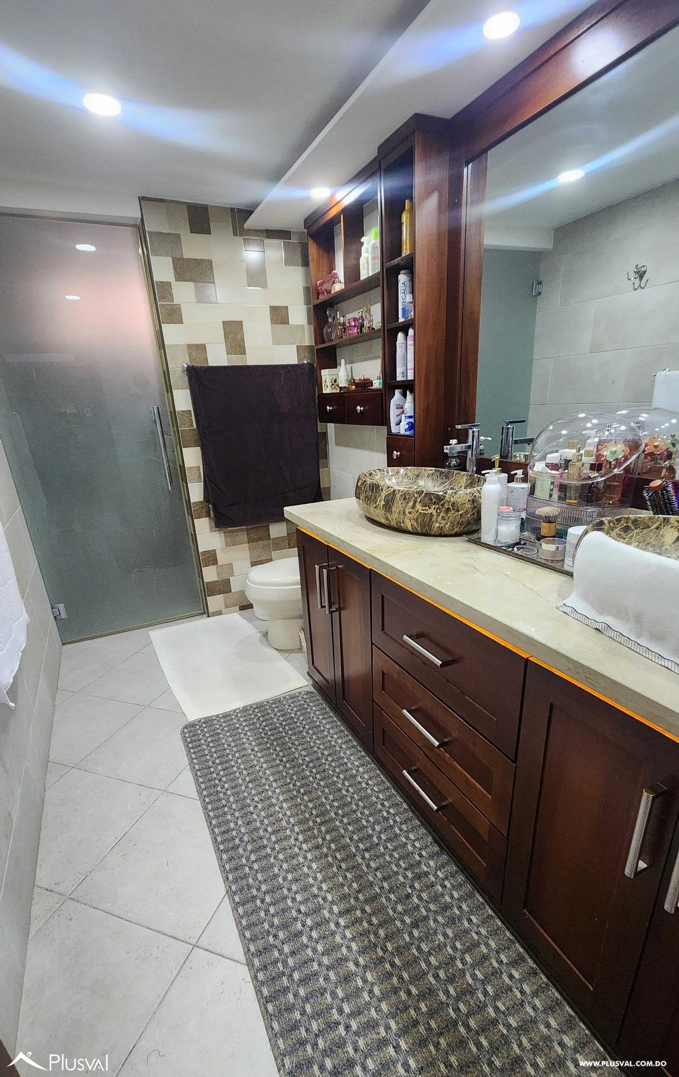 Se vende amplia casa en Los Restauradores 475473