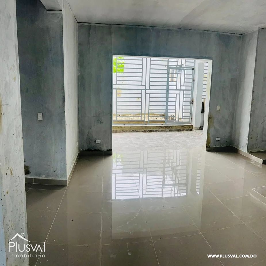 Casa familiar de 3 niveles con piscina en San Francisco de Macorís 436153