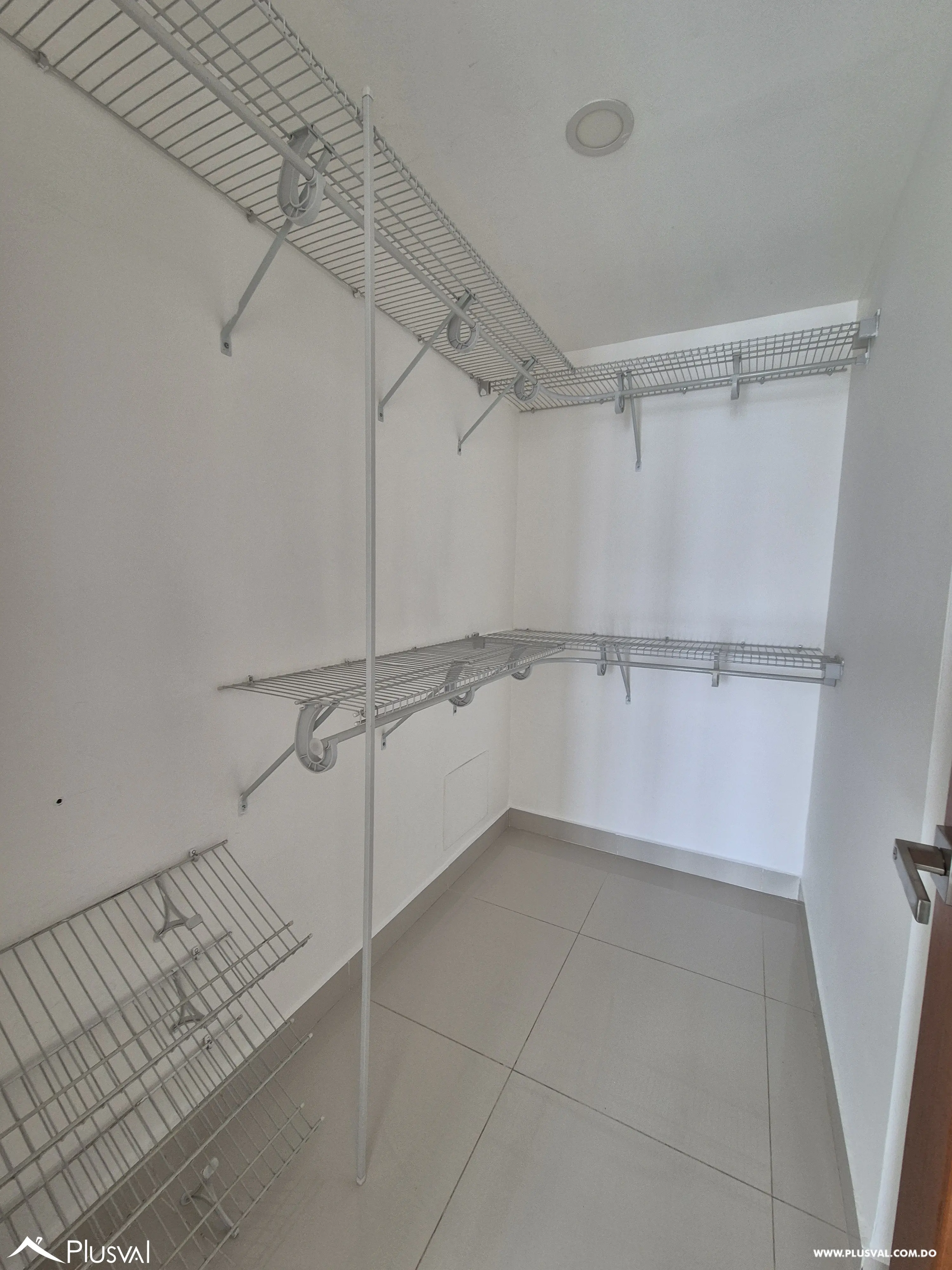 Apartamento en alquiler en Evaristo Morales 521675