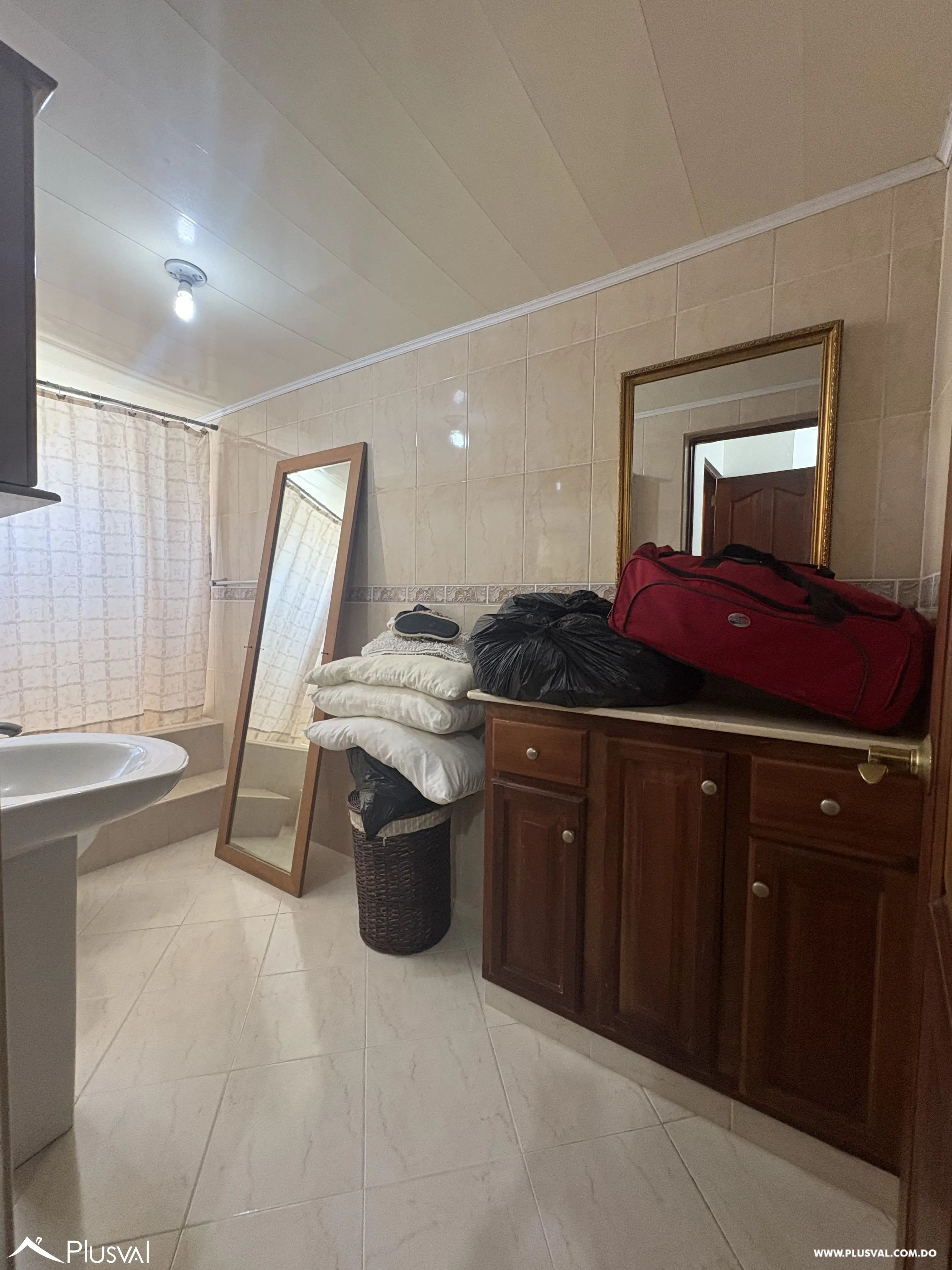 Apartamento en venta con amplia cocina en  Evaristo Morales 510867