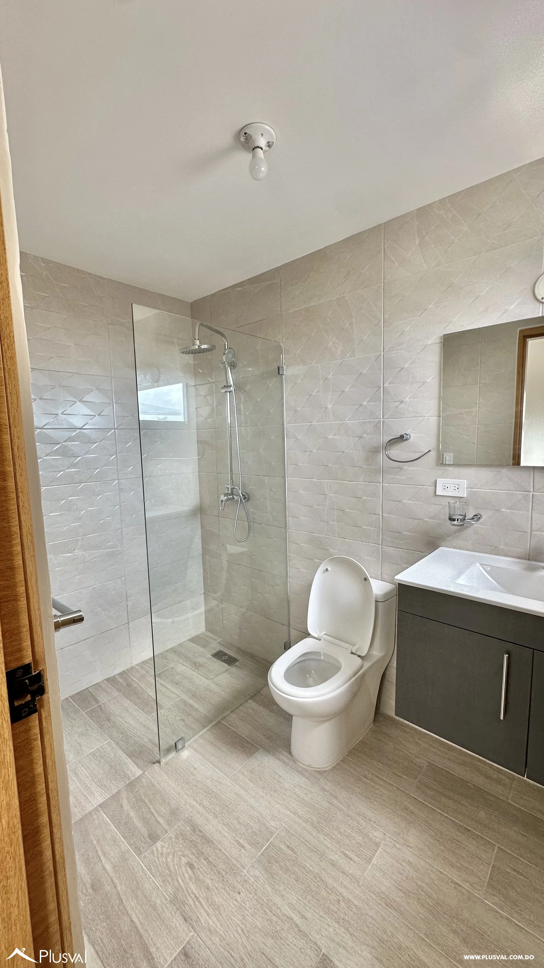 Apartamento en Alquiler en Gazcue – 2 Habitaciones, 2 Parqueos y Línea Blanca Incluida 476706