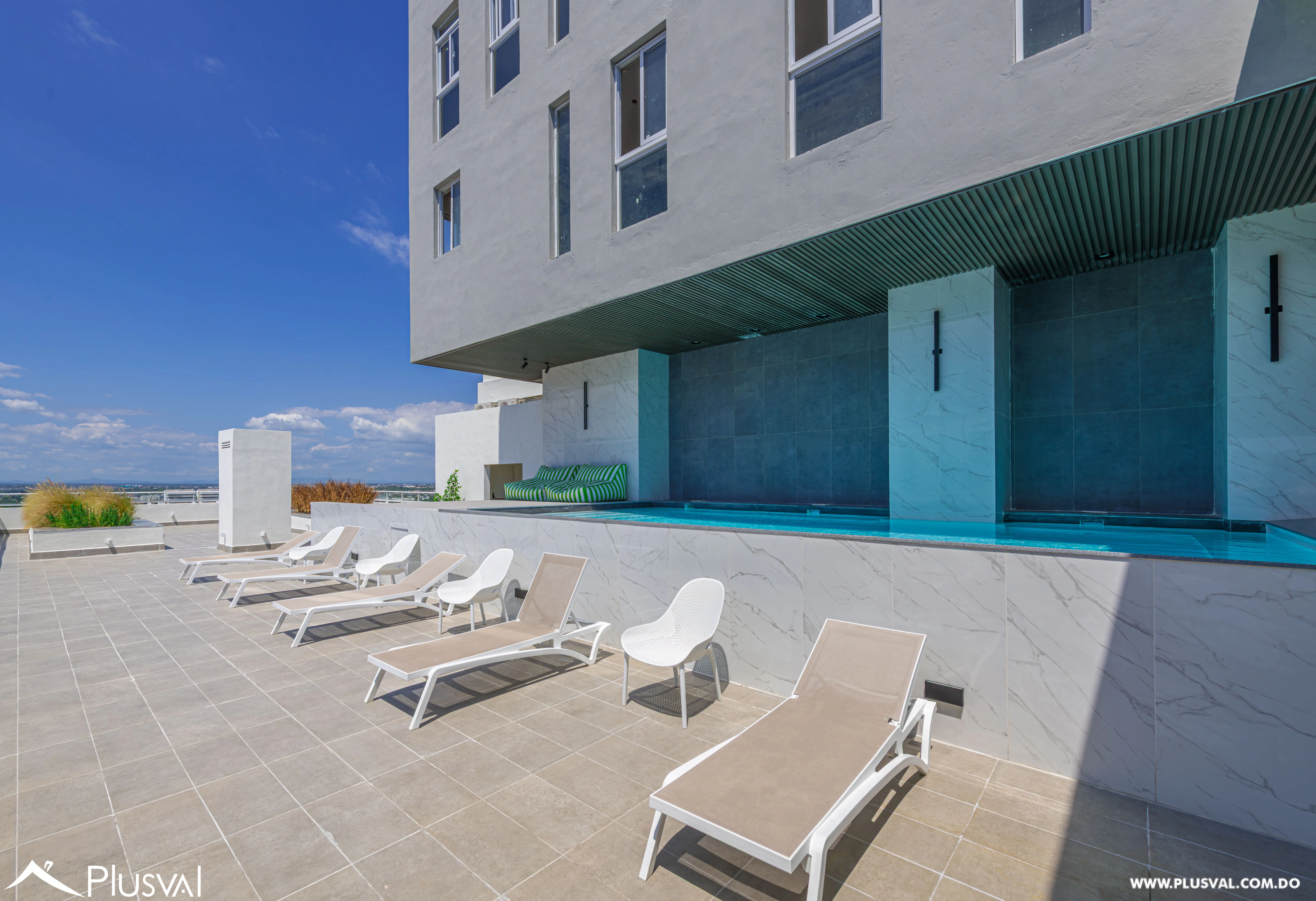 Apartamento Amueblado en Alquiler con Vista Panorámica en Serrallés 493316