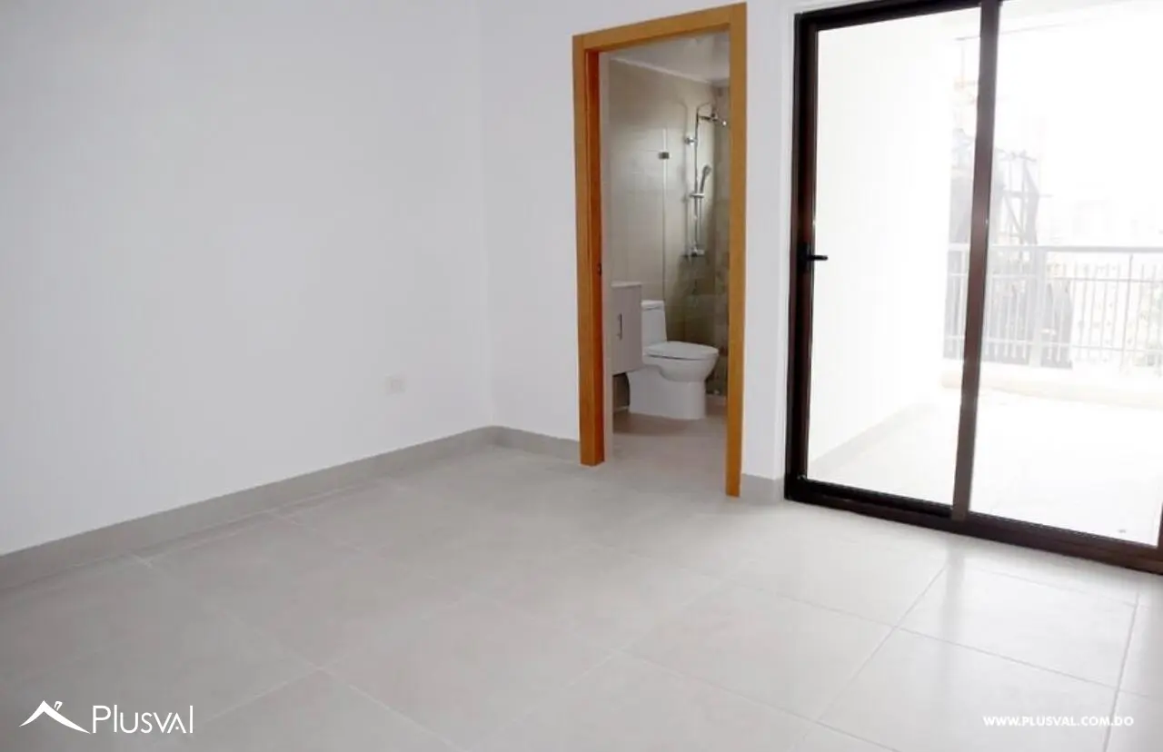 Apartamento en Naco con terraza privada en torre moderna y elegante 521446