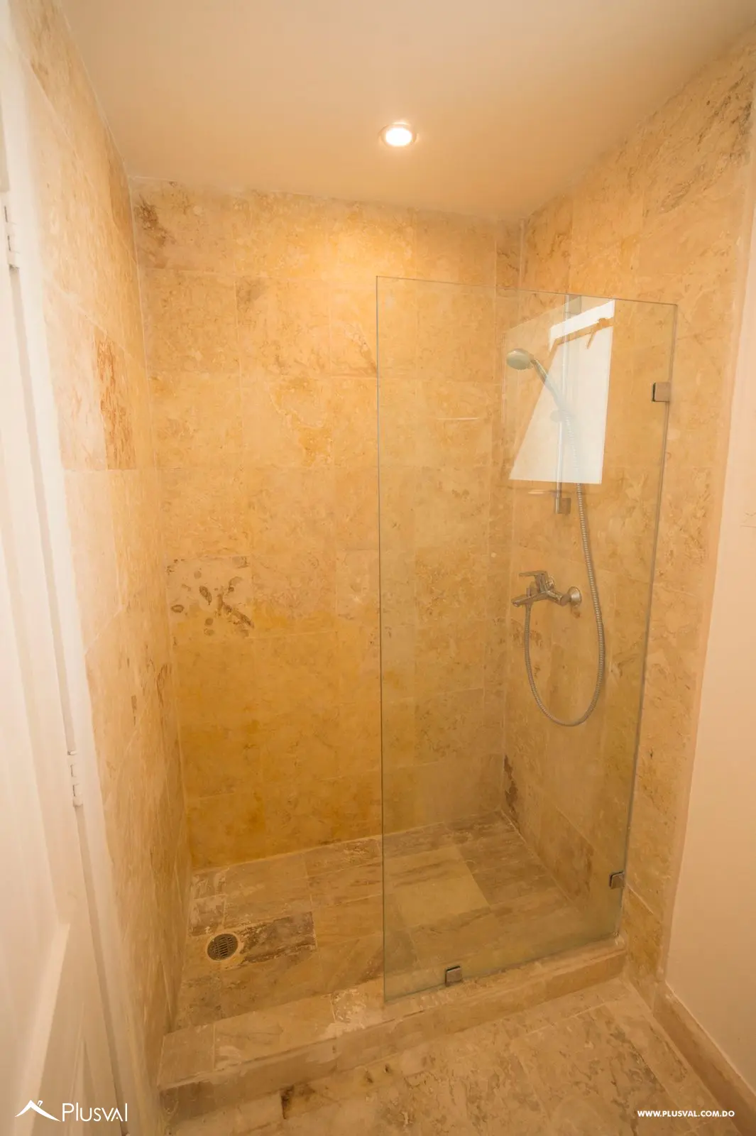 Hermoso apartamento con terraza en Coson en primera linea de playa 482400