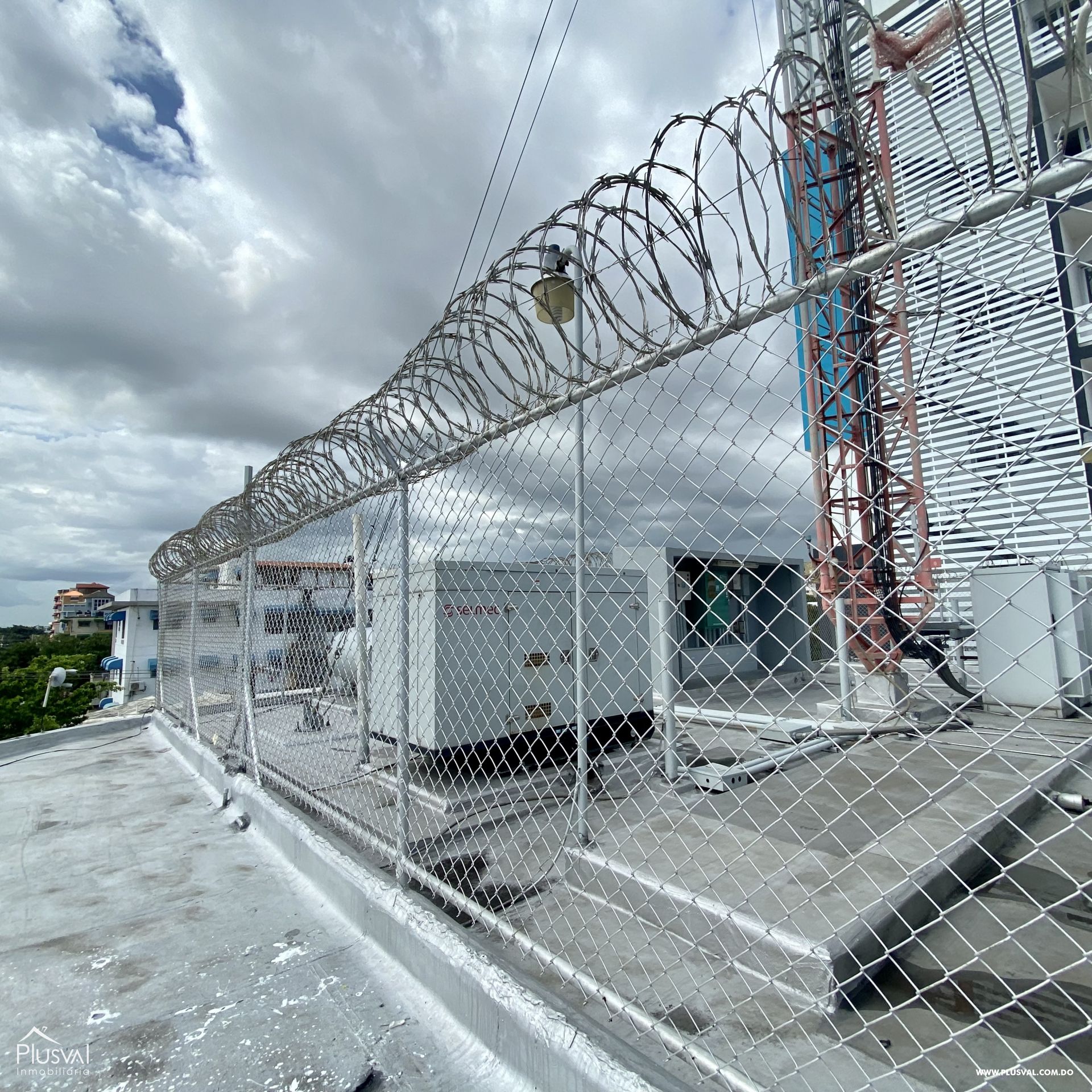 VENTA Edificio Comercial / Residencial bien ubicado en Alma Rosa I. 227877