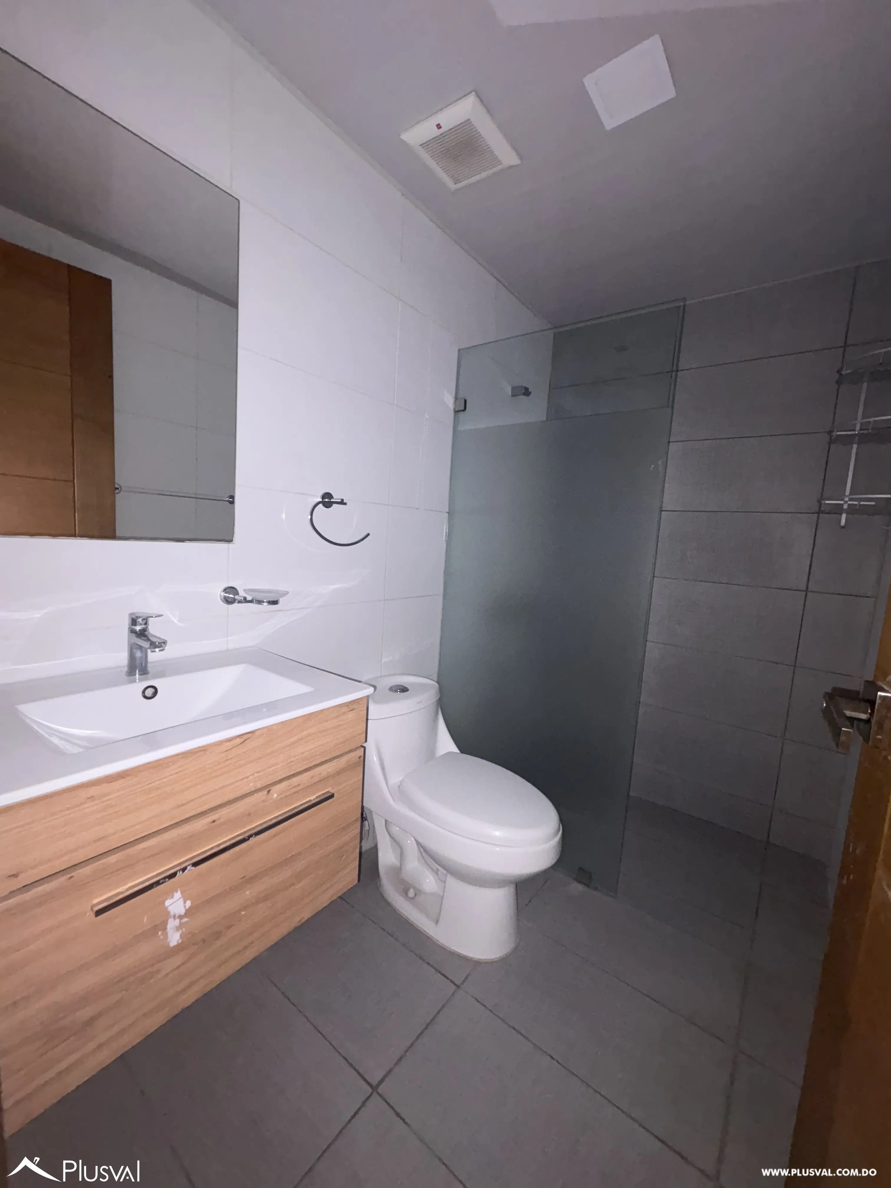 Exclusivo apartamento en venta en Evaristo Morales con dos parqueos 472344