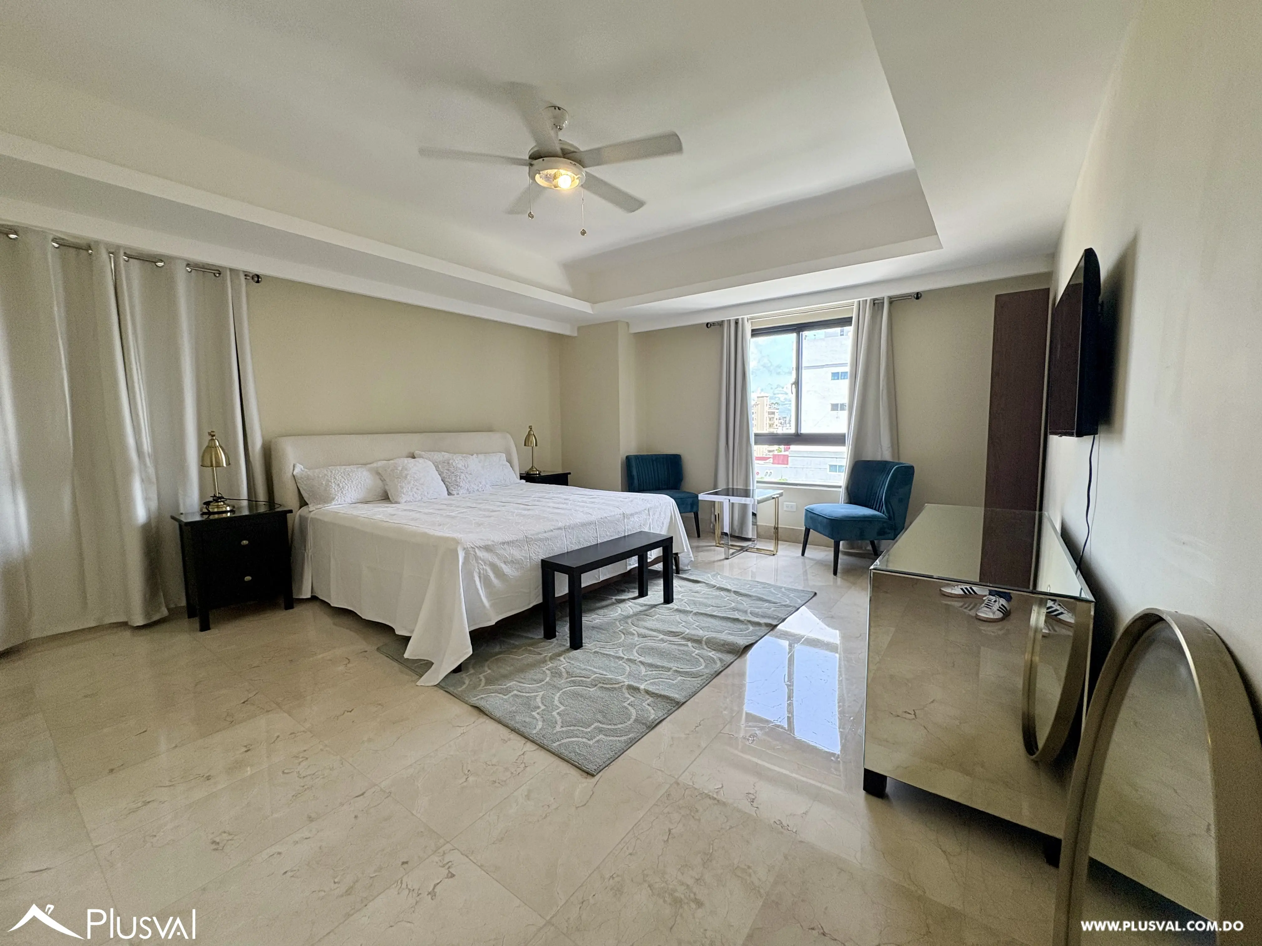 Apartamento en alquiler amueblado de 3 habitaciones y 3.5 baños en Piantini 467343