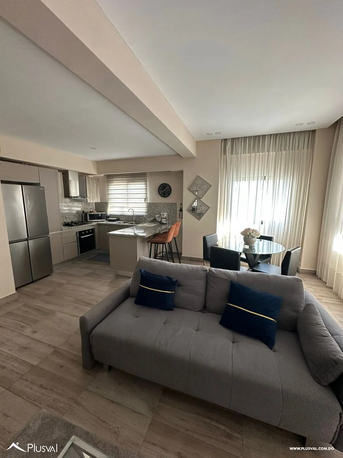 Amplio apartamento amueblado en piantini. 492074