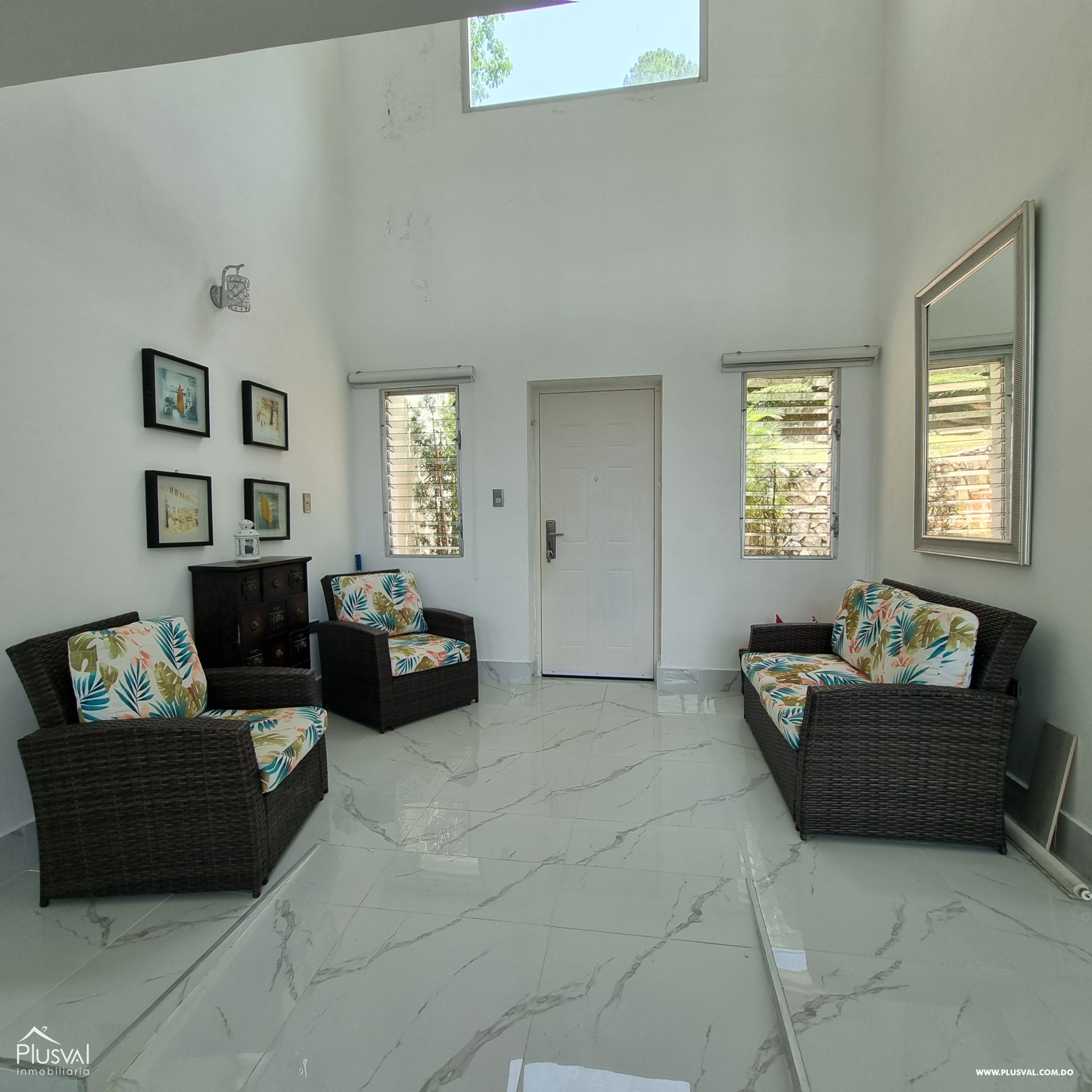 Villa de Tres Niveles en La Colonia, San Cristobal 365607