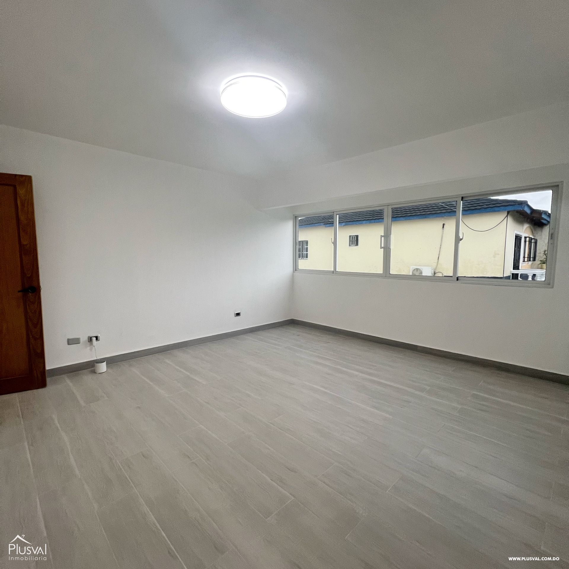 Espaciosa casa de dos niveles en renta en el paraiso de Punta Cana 373696