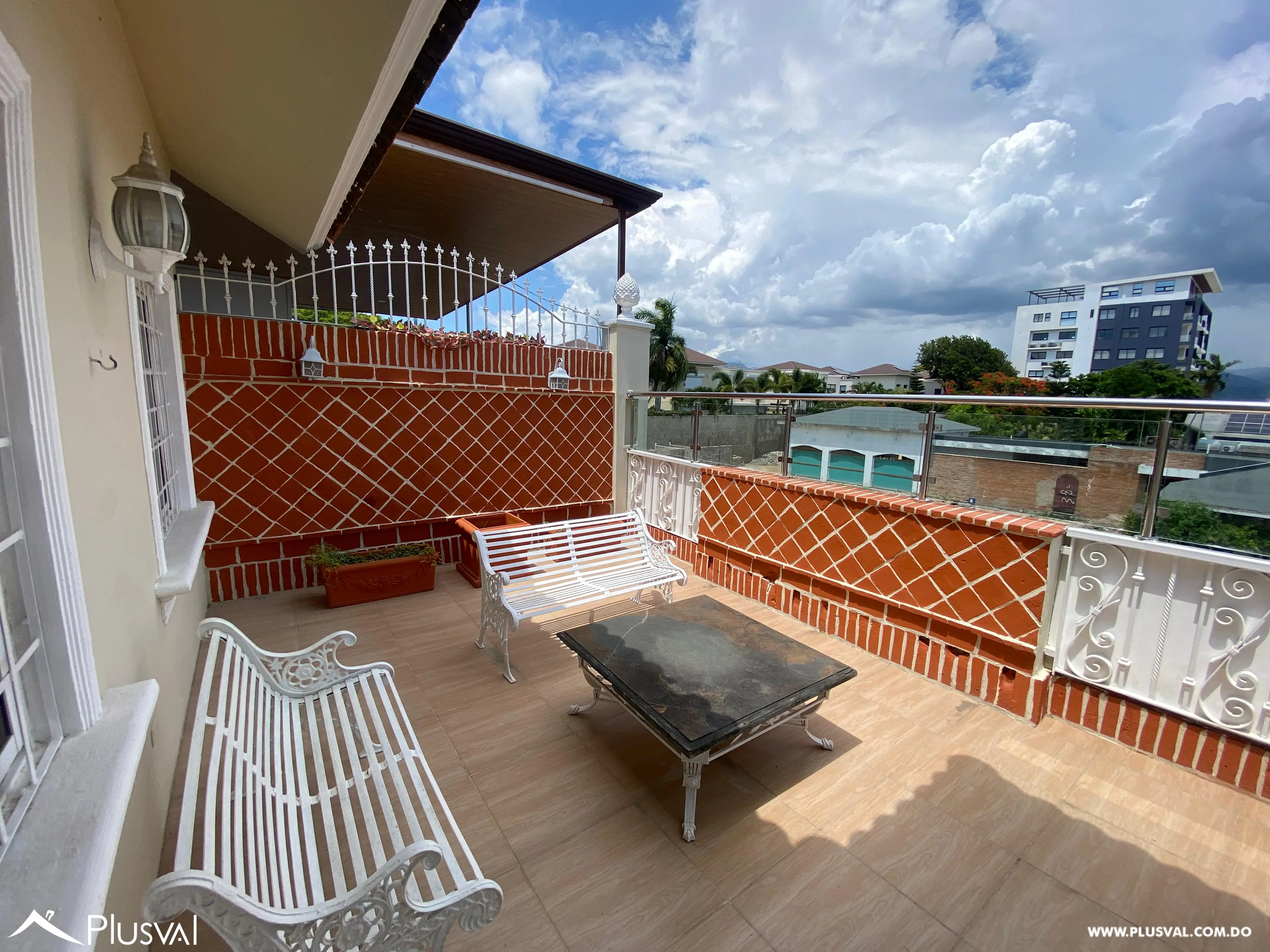 Amplia Casa en Venta ubicada en Los Cerros de Gurabo 464209