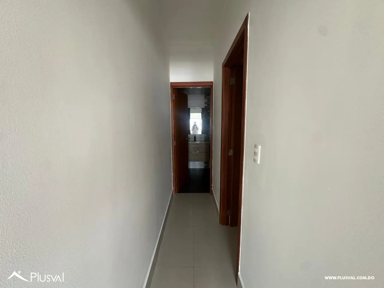 Alquiler de apartamento de 3 habitaciones en Evaristo Morales 470018
