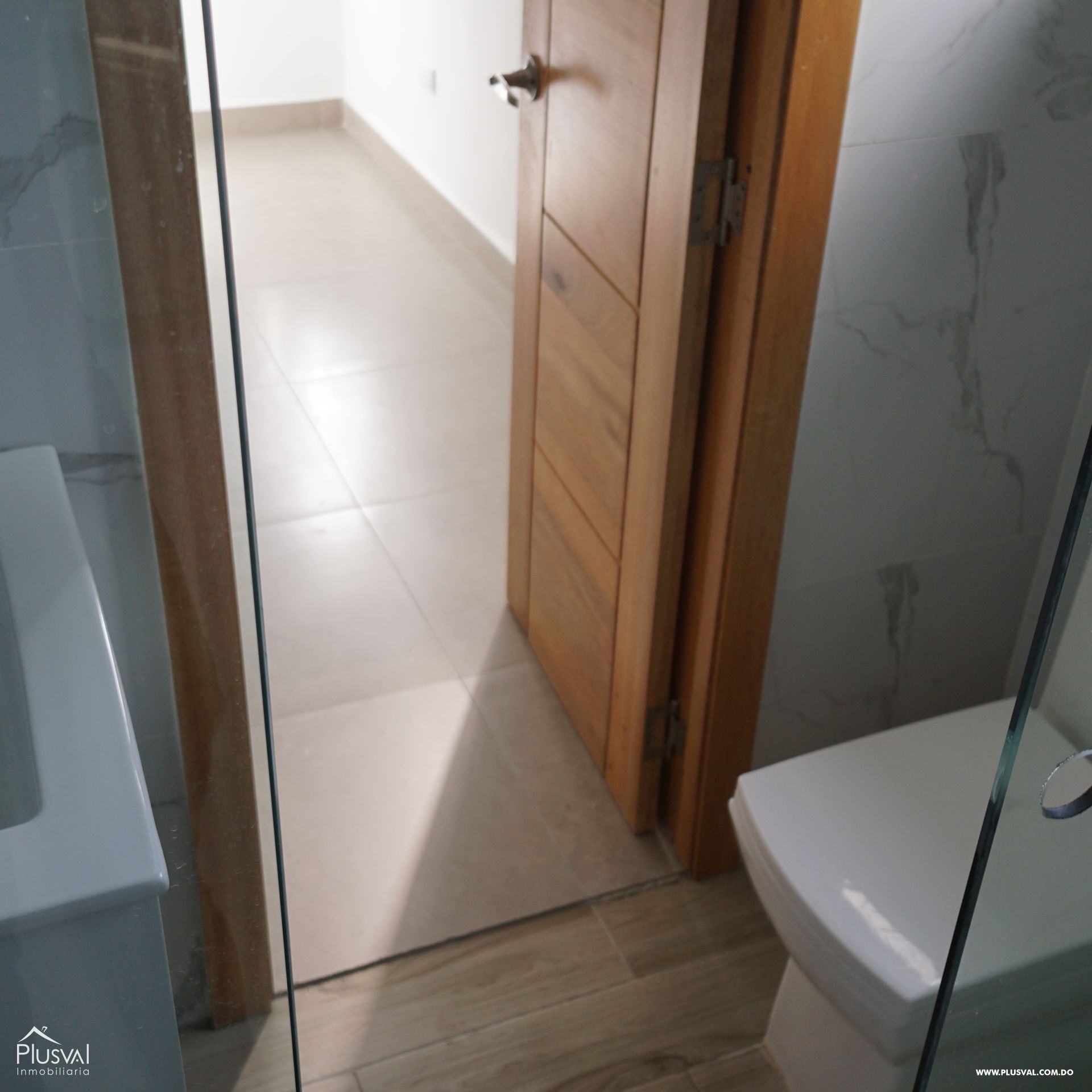 Moderno apartamento en alquiler con línea blanca en Piantini 430672