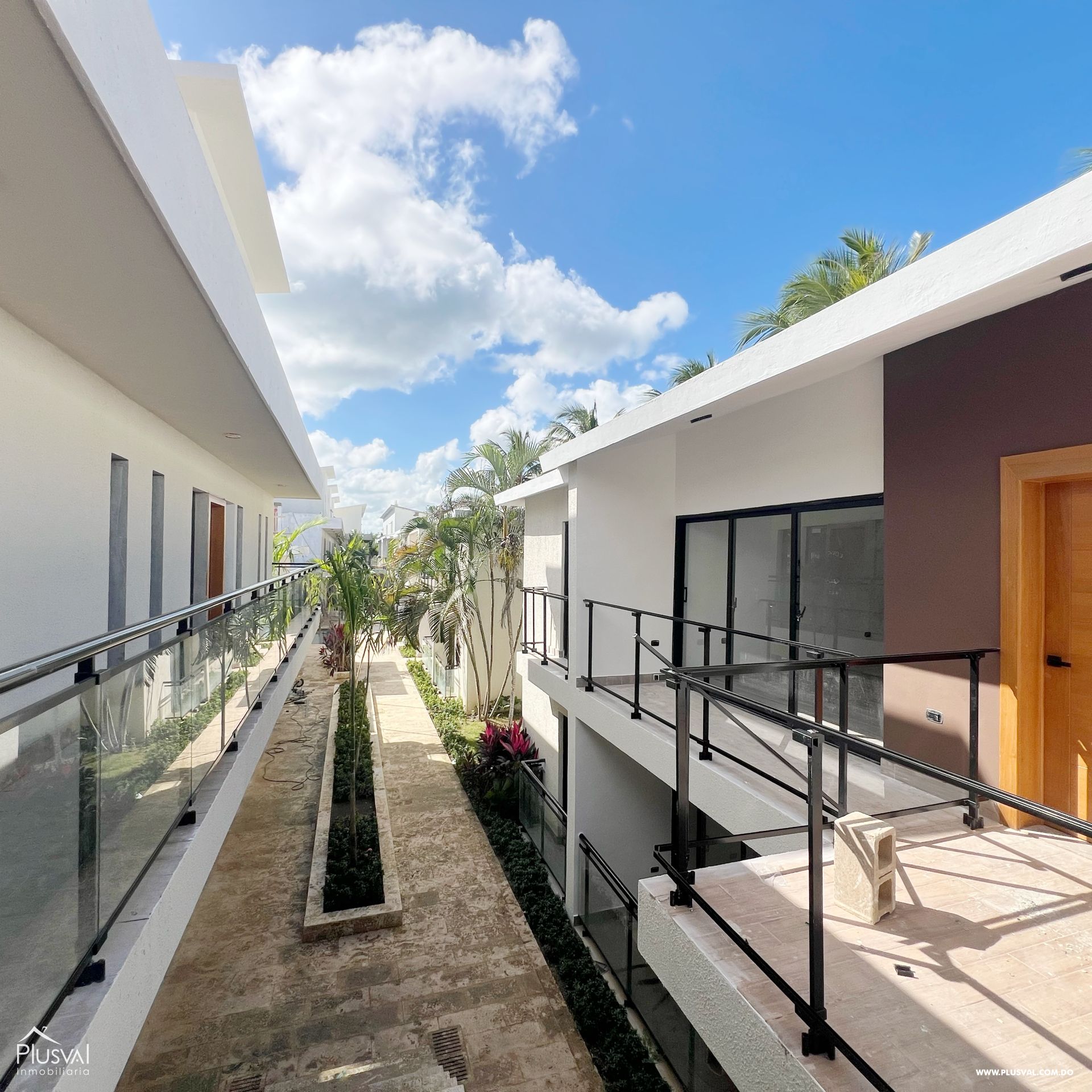 Apartamento de 3 habitaciones con balcón, parqueo y acceso a playa 400493