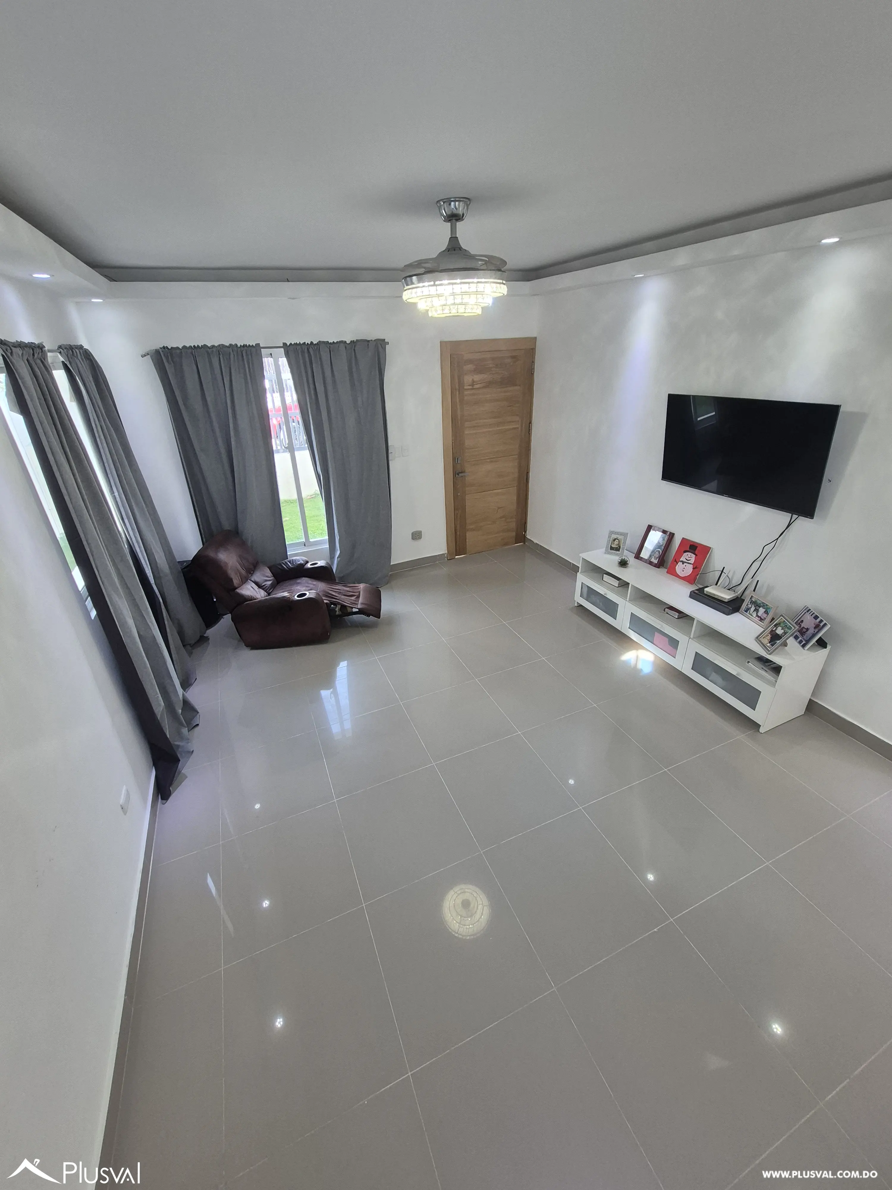 ESPACIOSA CASA EN VENTA EN REPUBLICA COLOMBIA EN RESIDENCIAL CERRADO 460253