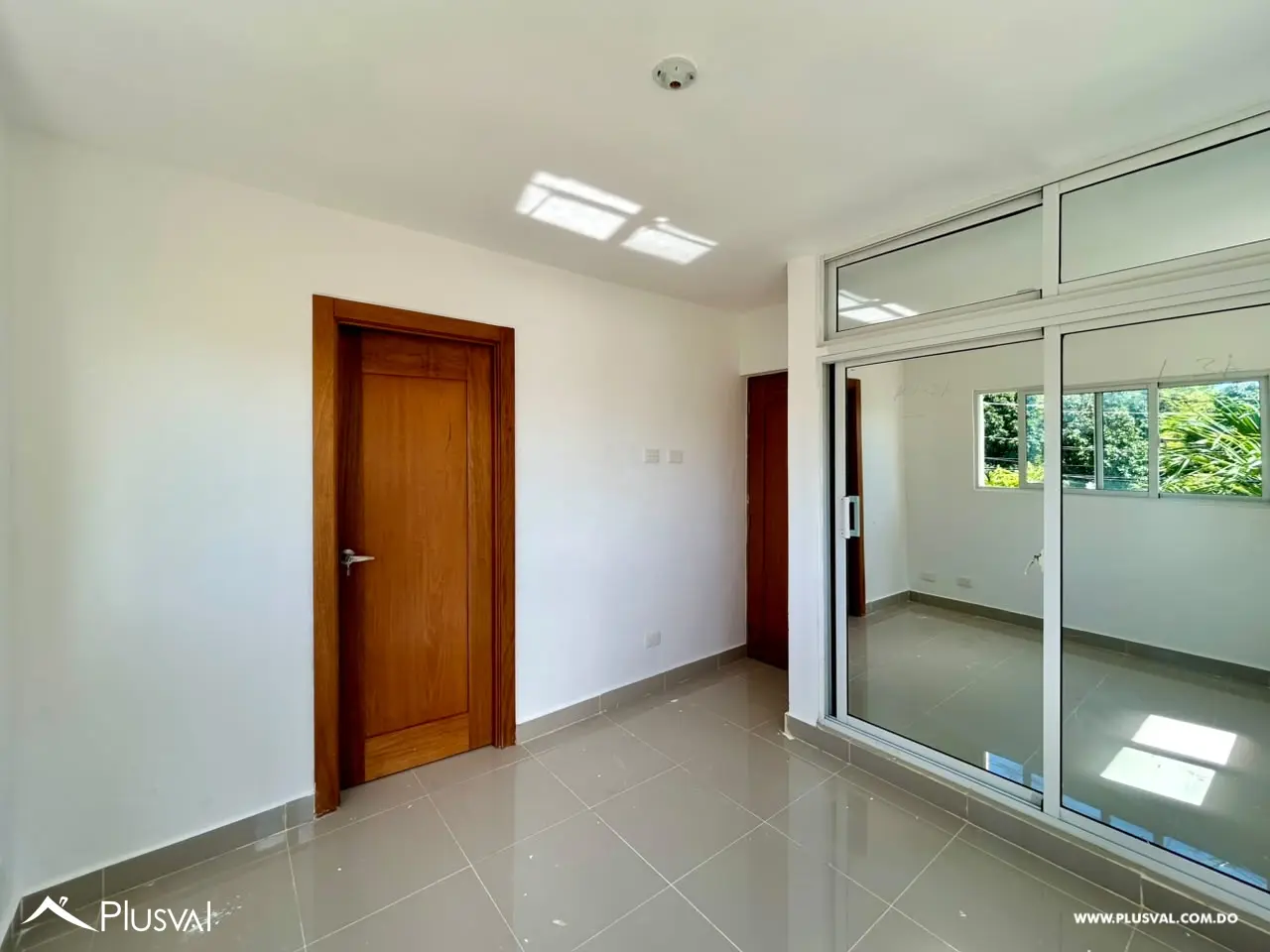 Se vende apartamento en La Vega Tercer nivel con terraza privada 531833