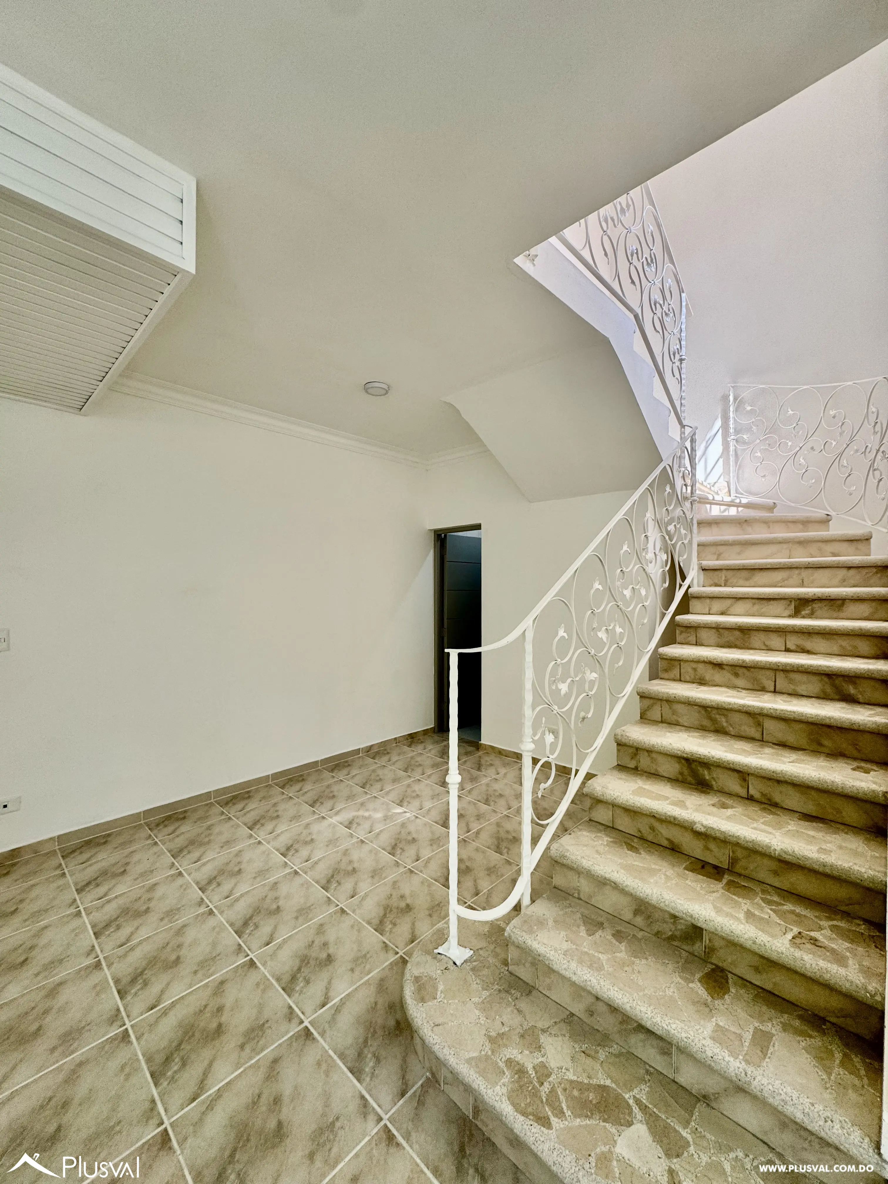 Alquilo Maravillosa Casa en Residencial Cerrado en Cuesta Hermosa II 486405