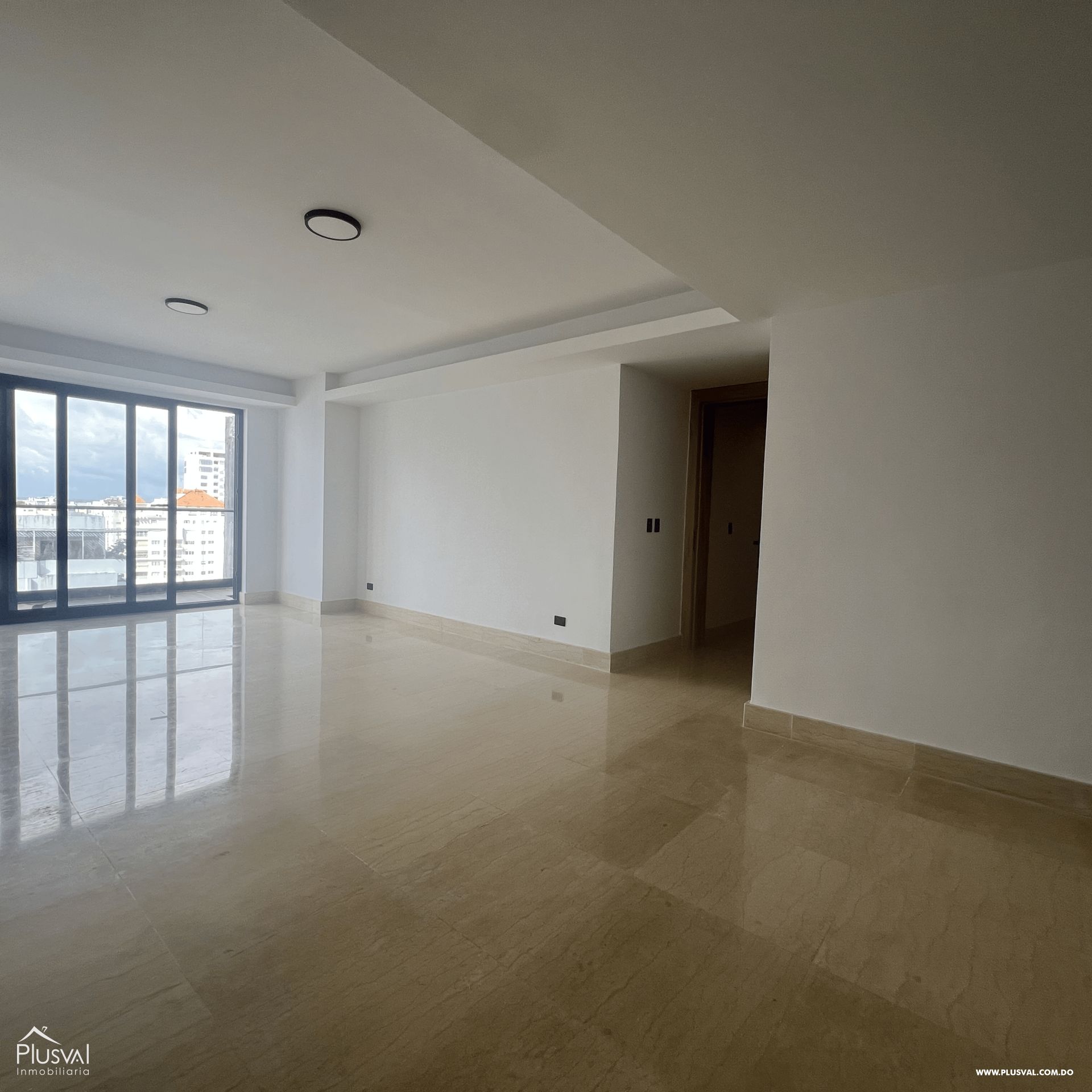 Alquilo apartamento con vista en piso alto 416090