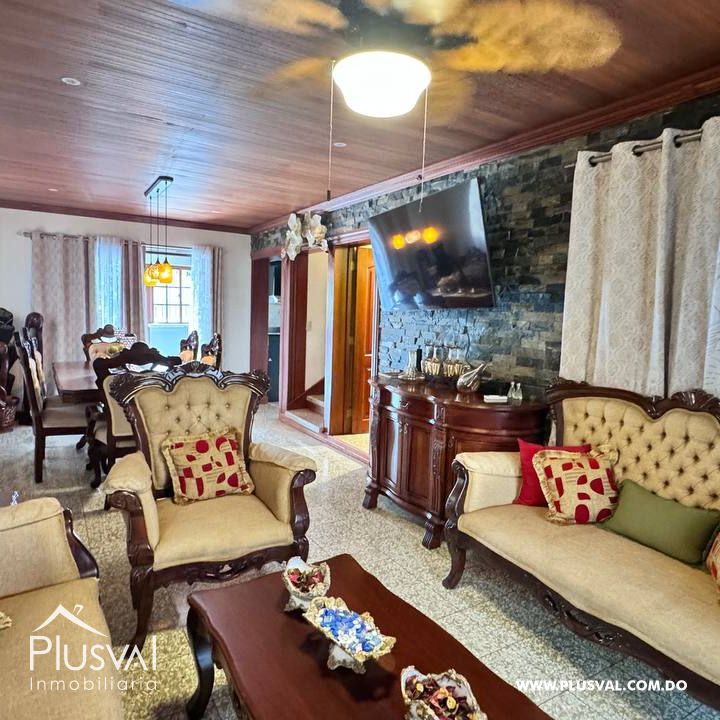 Amplia casa en venta con piscina 370054