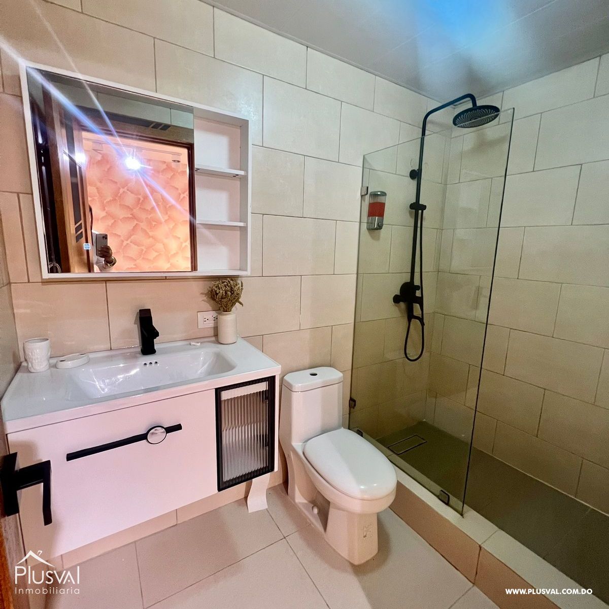 Apartamento Amueblado en Alquiler en primera línea de playa en Juan Dolio 323012