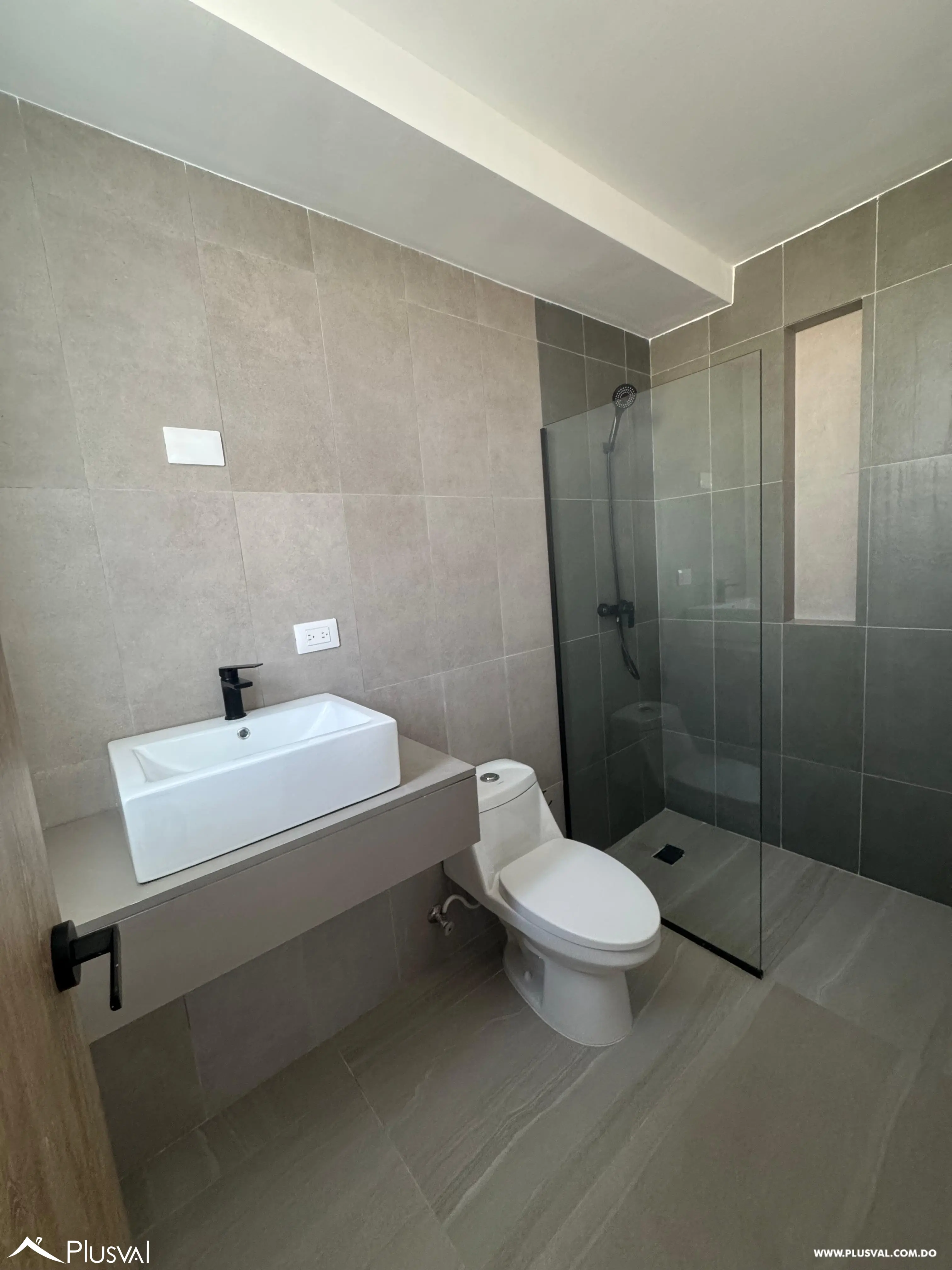 Apartamento de 2 habitaciones en Torre del exclusivo sector La Esmeralda. 456048