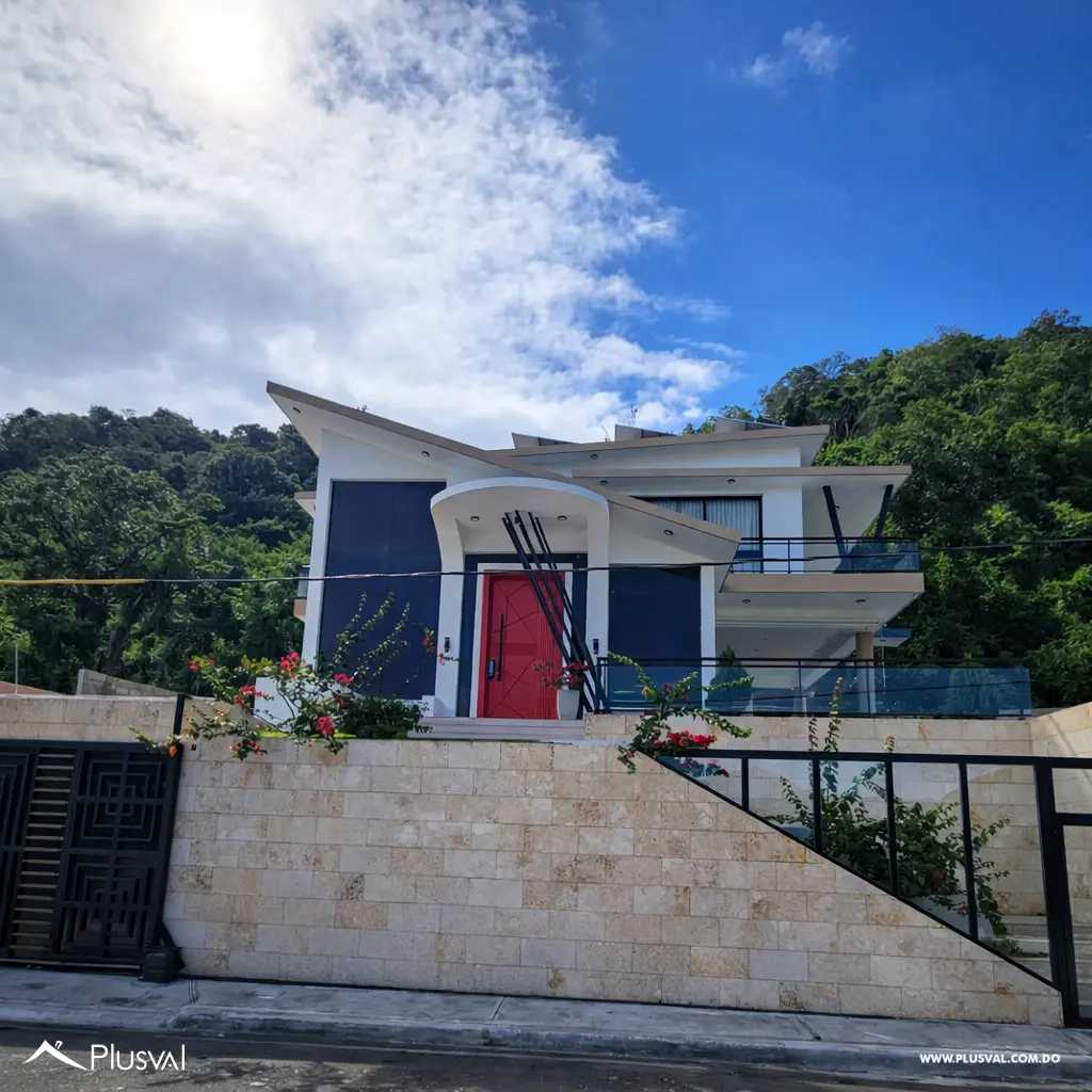 Casa de dos niveles amueblada con piscina en venta 508383