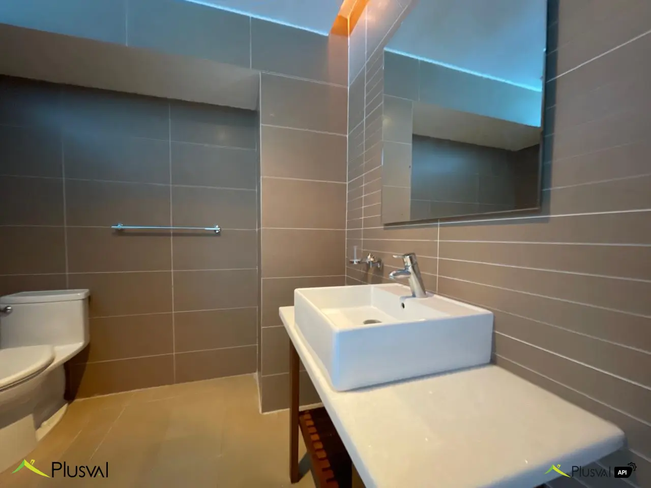 Apartamento amueblado con vista despejada al mar 449570
