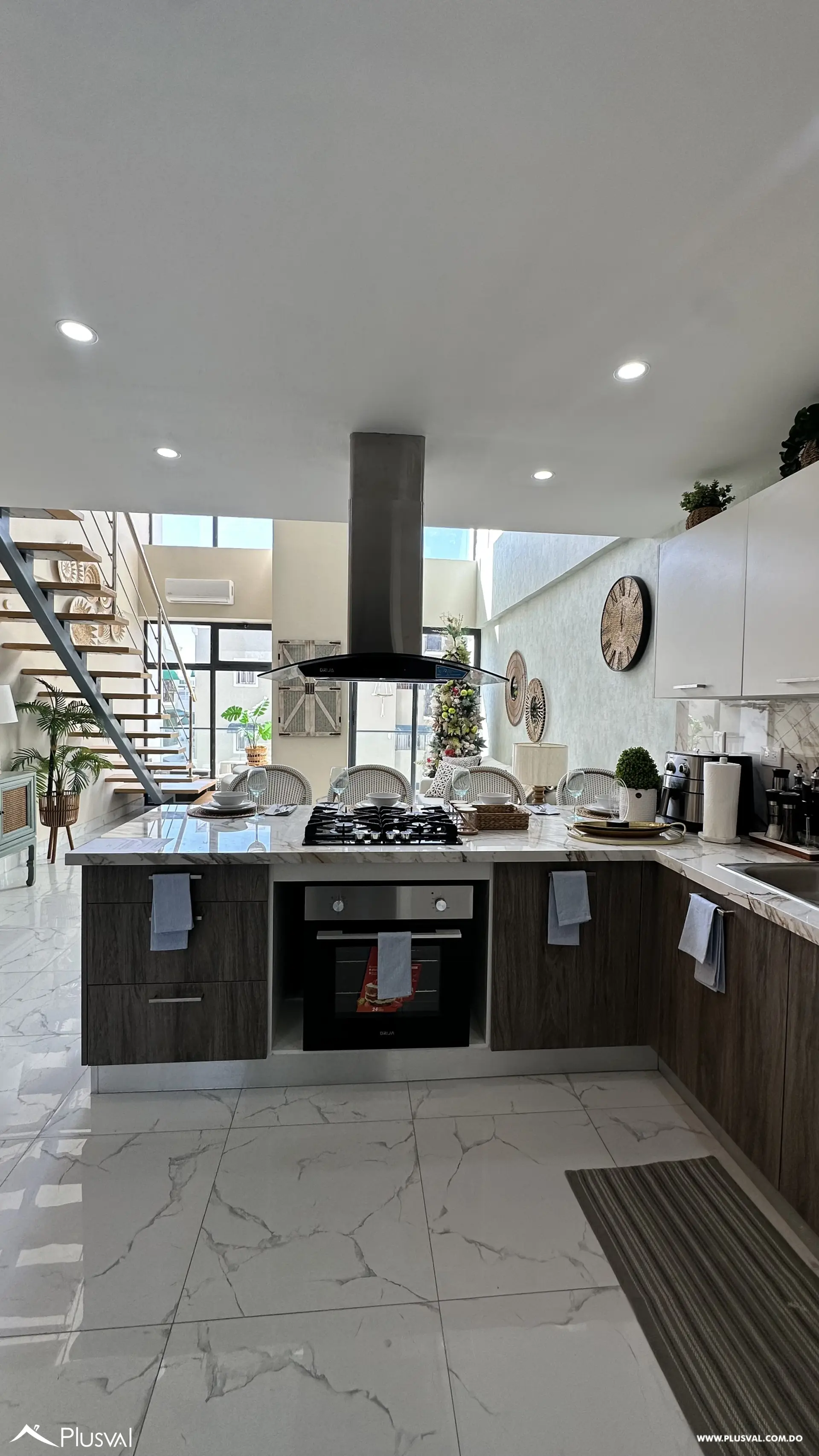 Apartamento de 1 Habitación Amueblado en Venta en Evaristo Morales, Santo Domingo 499749