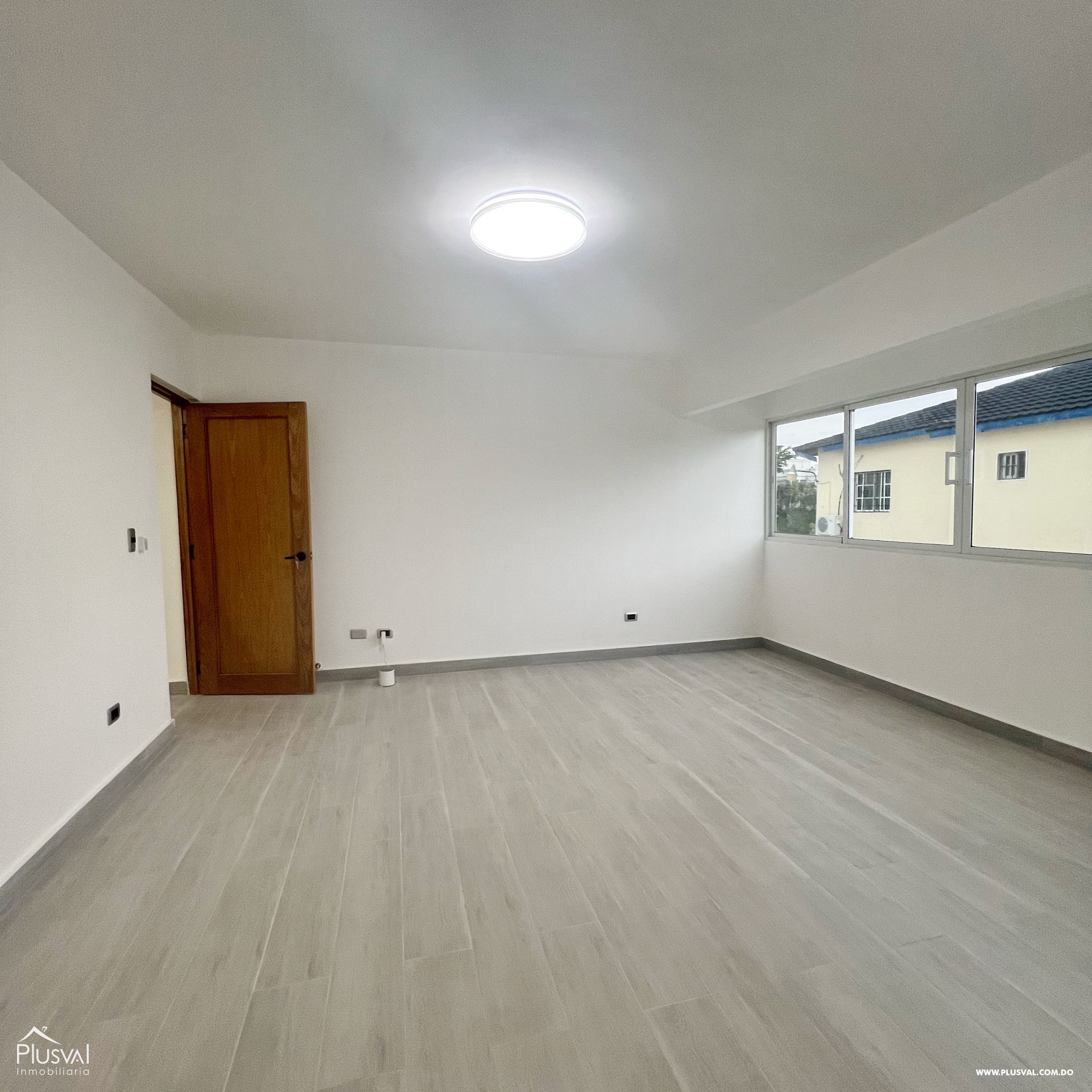 Espaciosa casa de dos niveles en renta en el paraiso de Punta Cana 373705