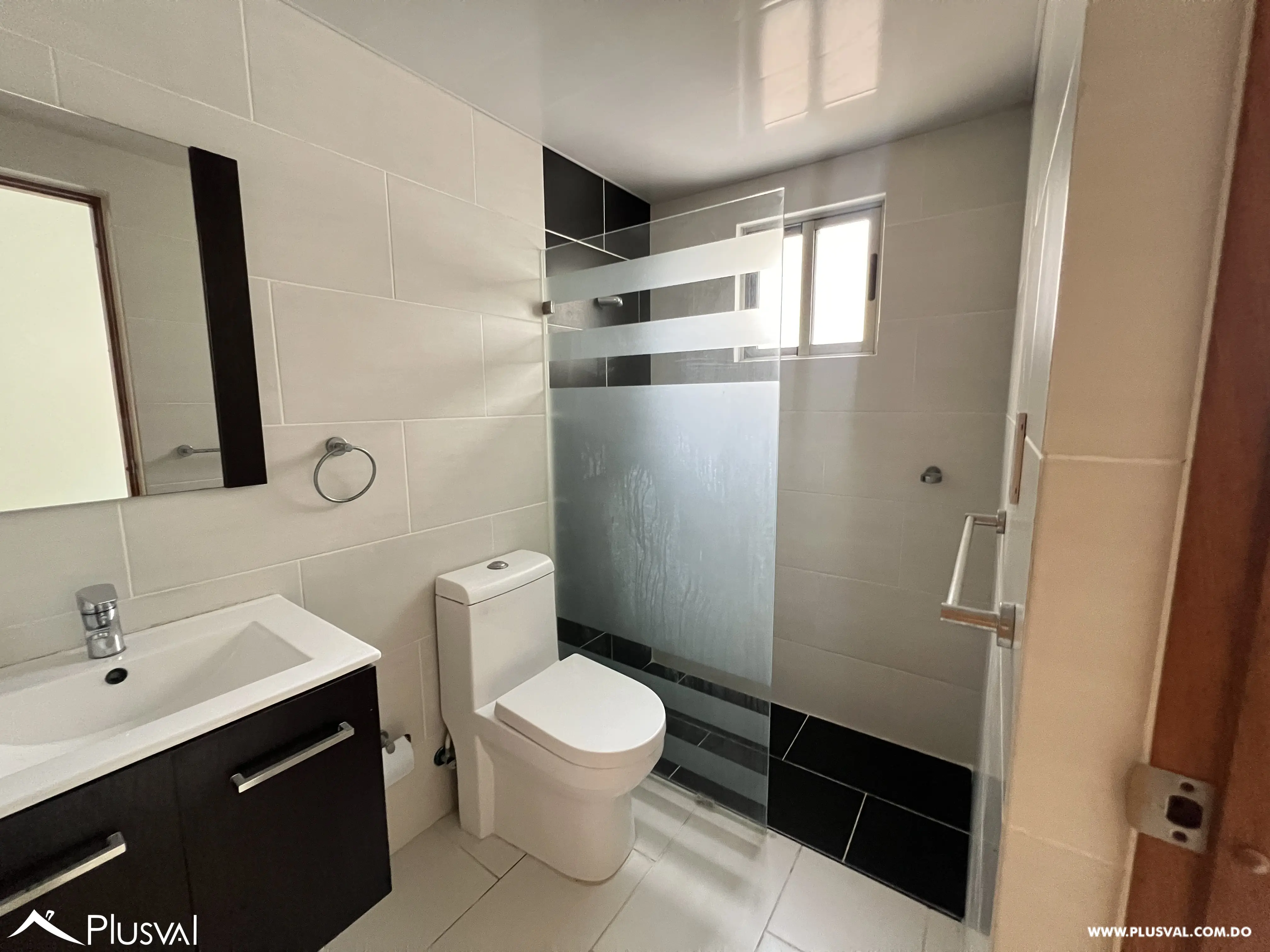 Moderno apartamento en alquiler en Evaristo Morales. 468135