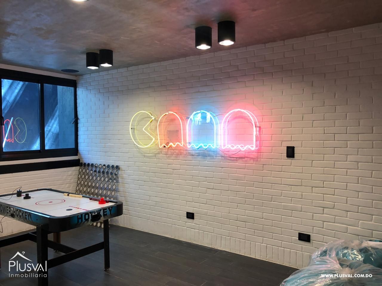 Amplio apartamento en alquiler ubicado en zona privilegiada de Santiago. 257788