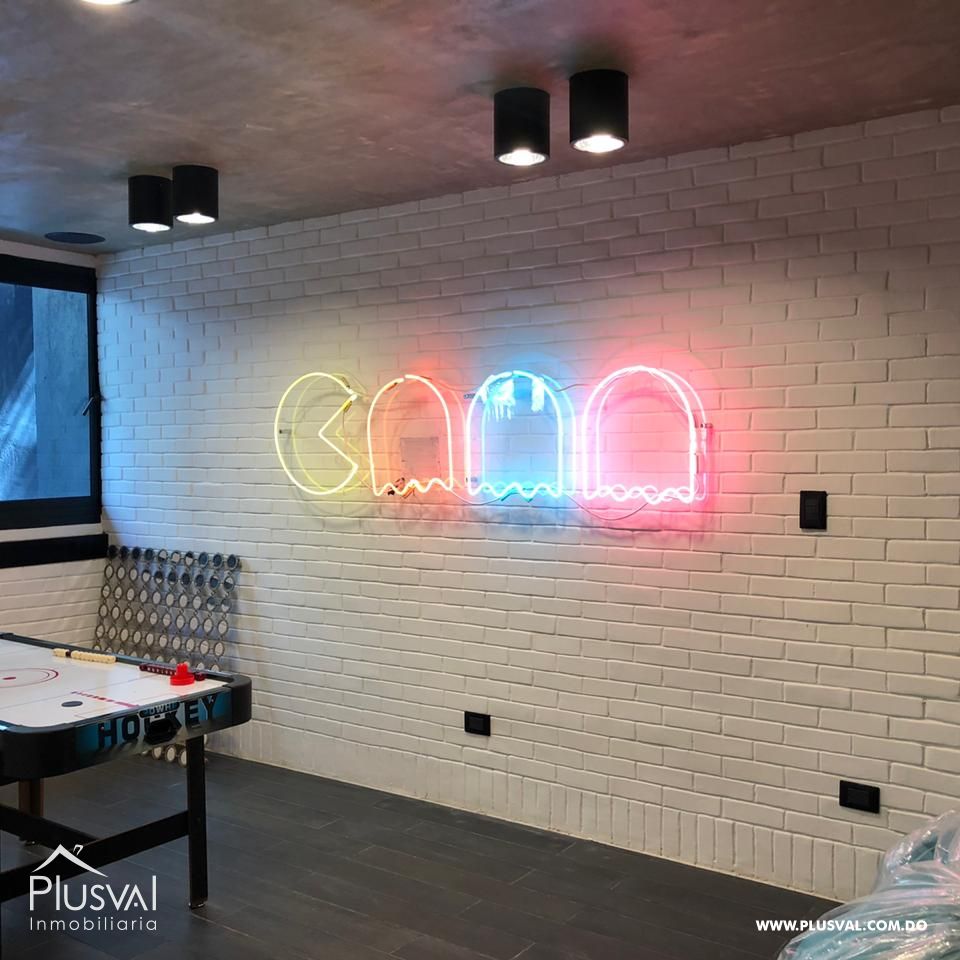 Amplio apartamento en alquiler ubicado en zona privilegiada de Santiago. 257788