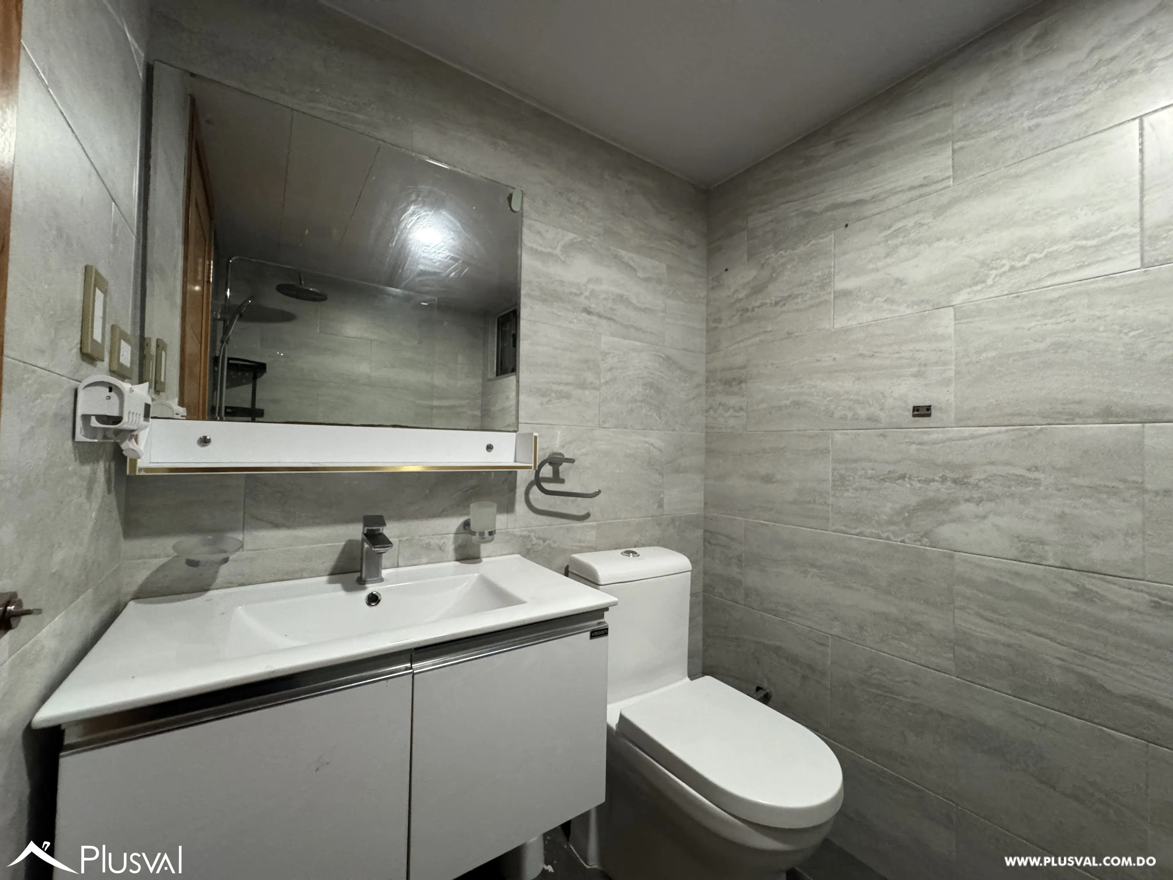 Apartamento en alquiler en torre moderna con vista a la ciudad | 3 habitaciones 530646