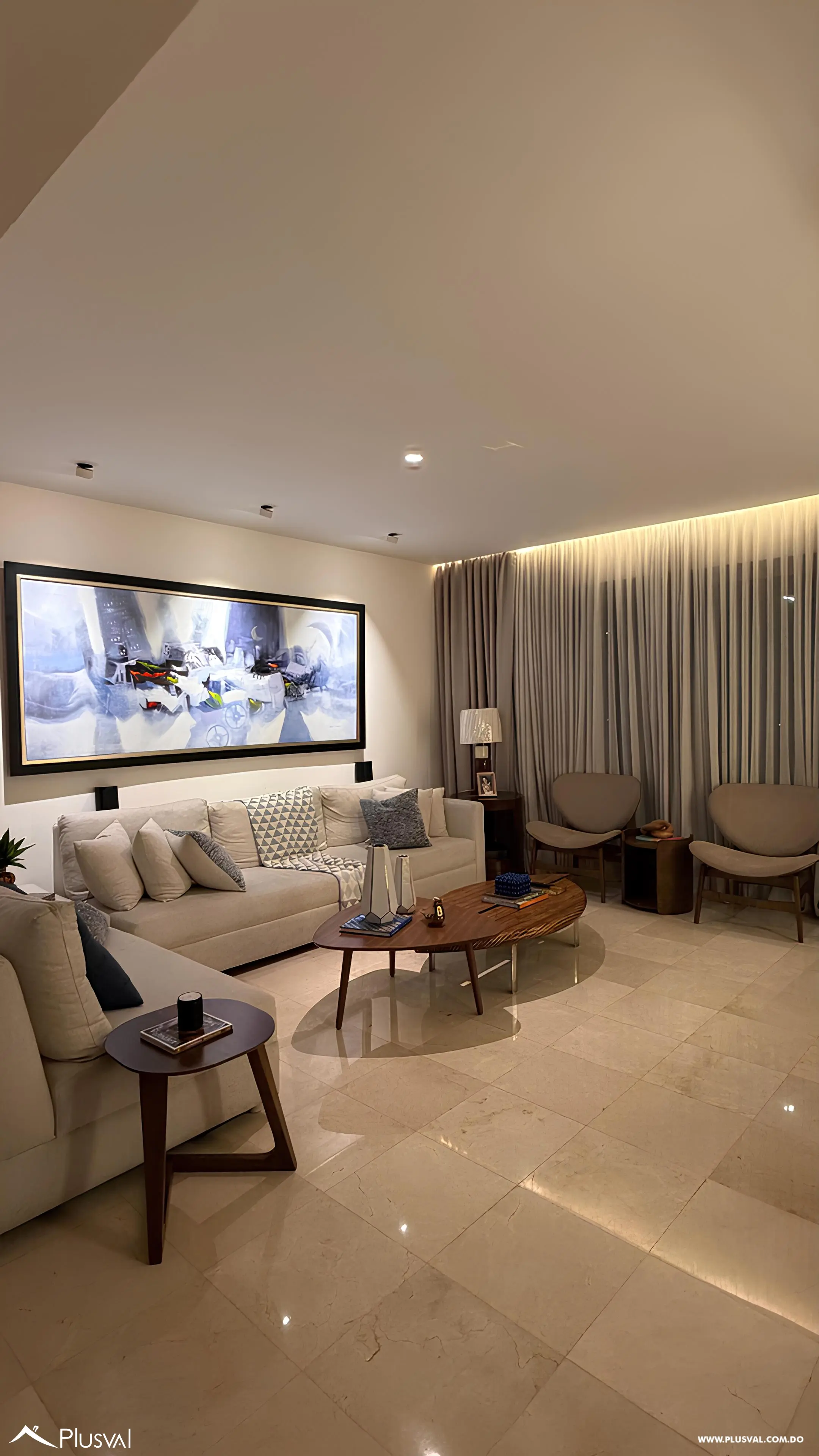 Amplio apartamento en venta de 3 habitaciones. 522019
