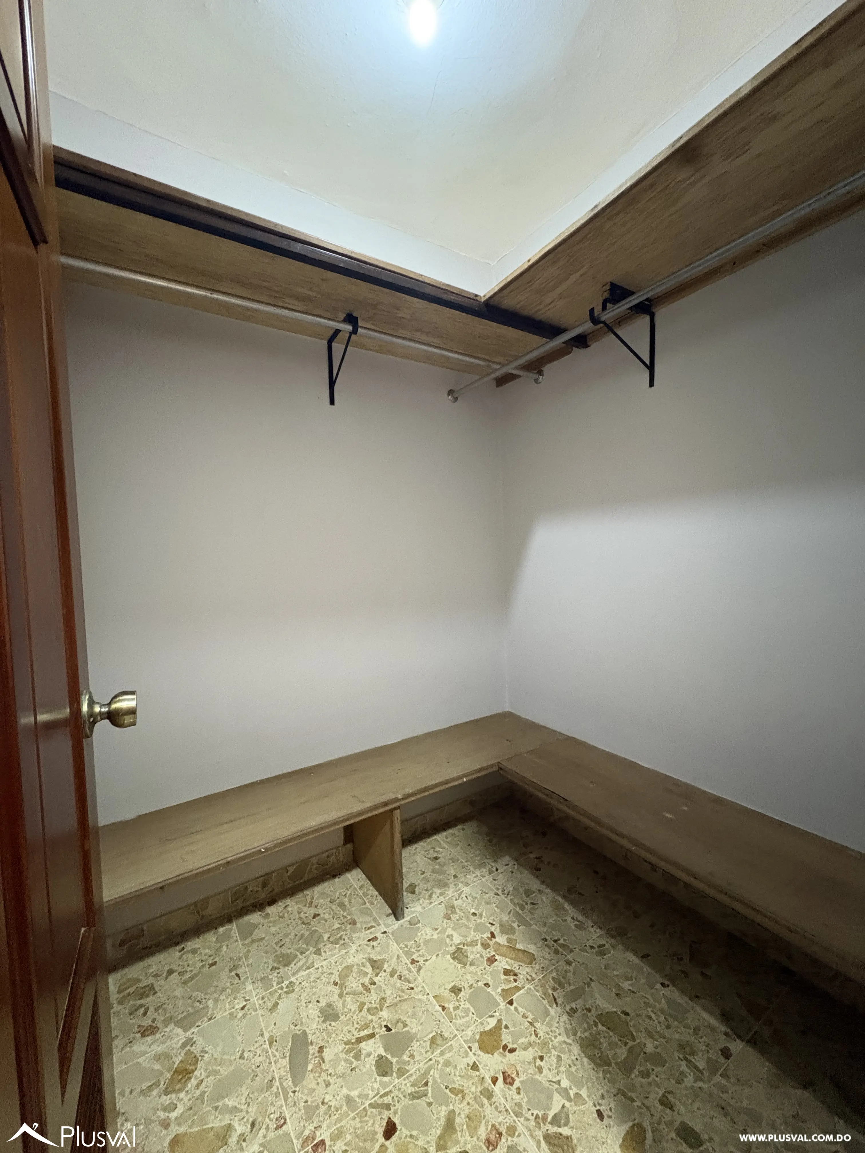 Apartamento en Alquiler en el Naco, Clásico, amplio y muy bien cuidado 507593