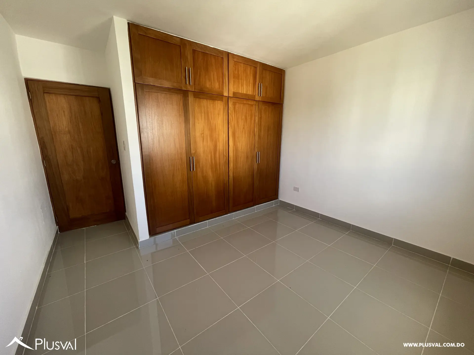 Penthouse de 3 Habitaciones con Piscina en Zona Residencial 508863