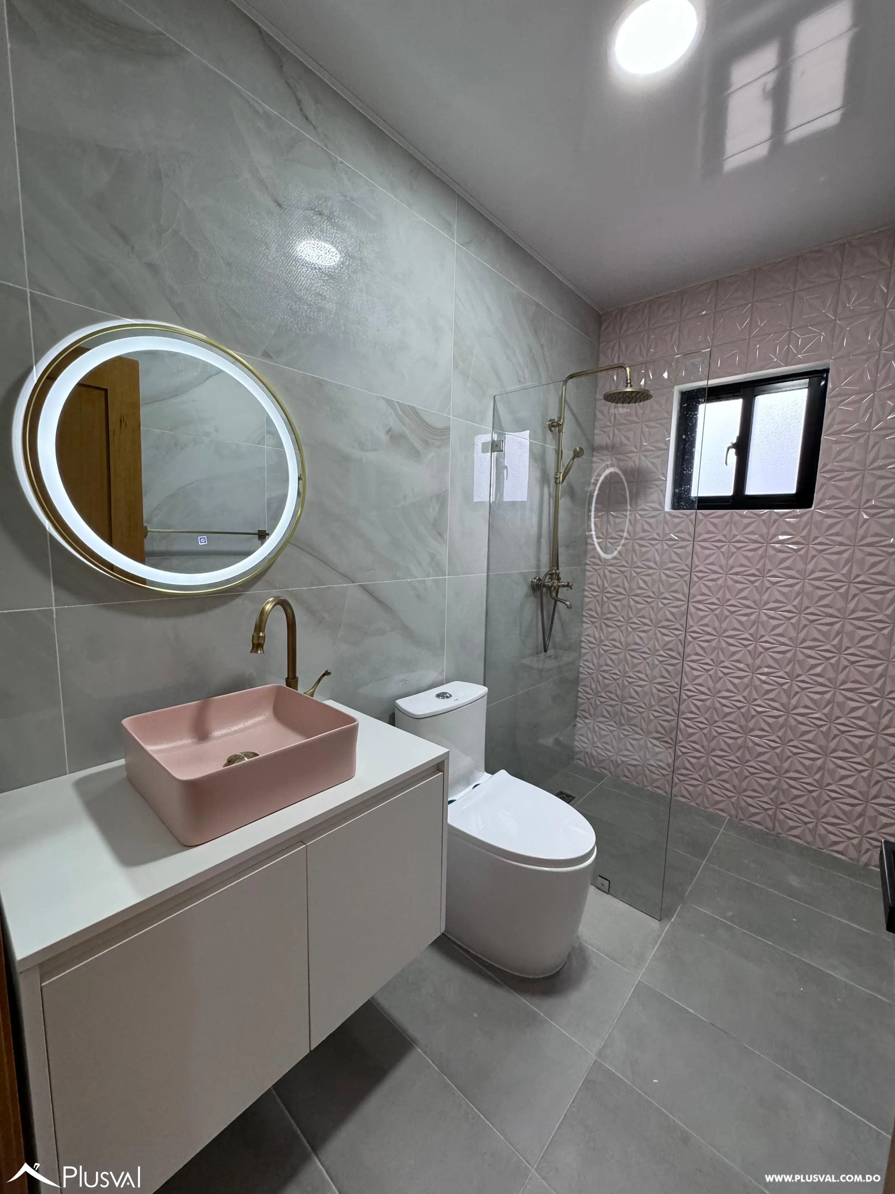 HERMOSA CASA CON PICUZZI Y PATIO EN BRISAS A SOLO 5 MINUTOS DEL DOWNTOWN 478019