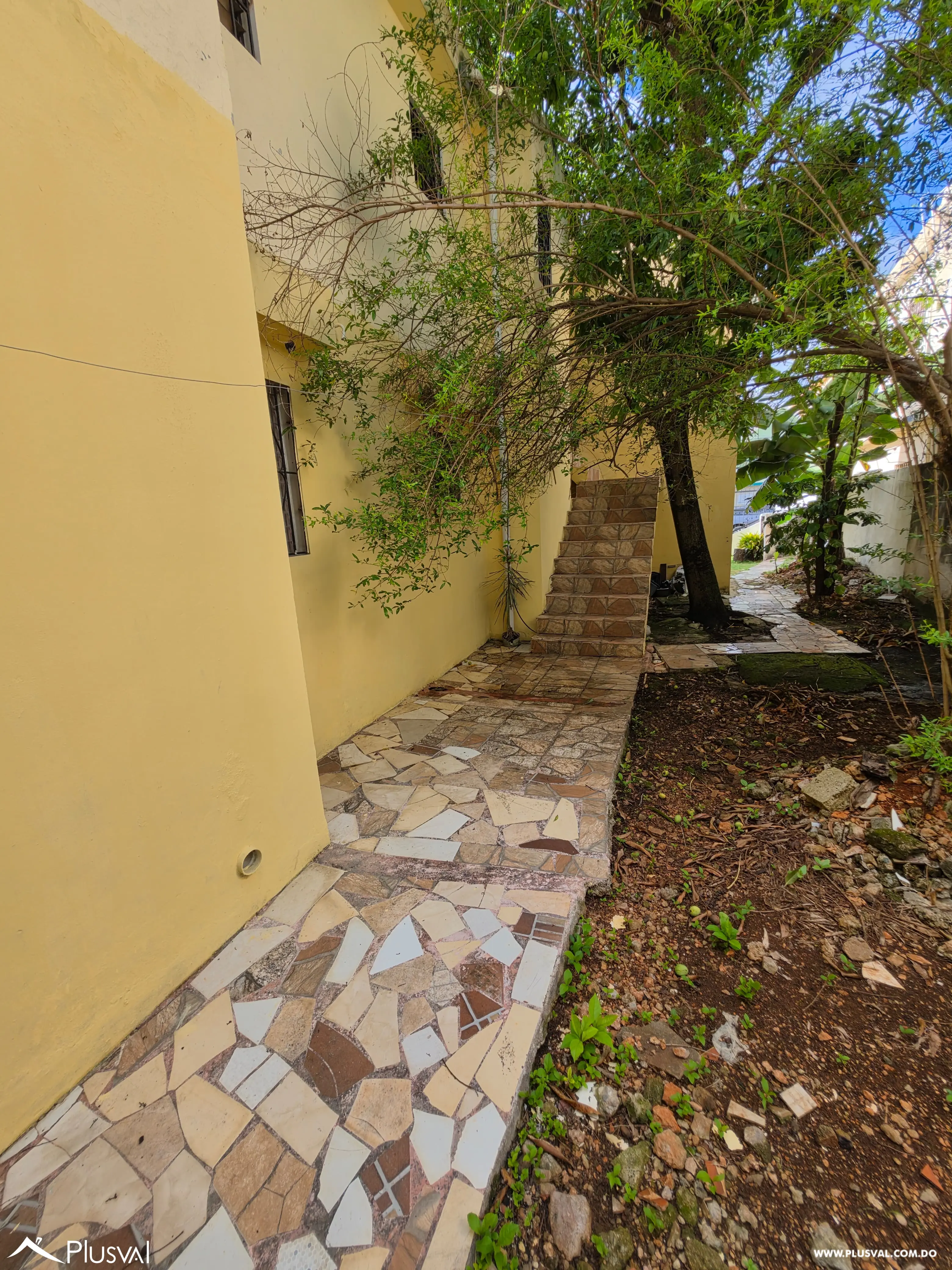 Casa en Venta con Gran Potencial Comercial Próxima a Sabana Larga en Ensanche Ozama 499352