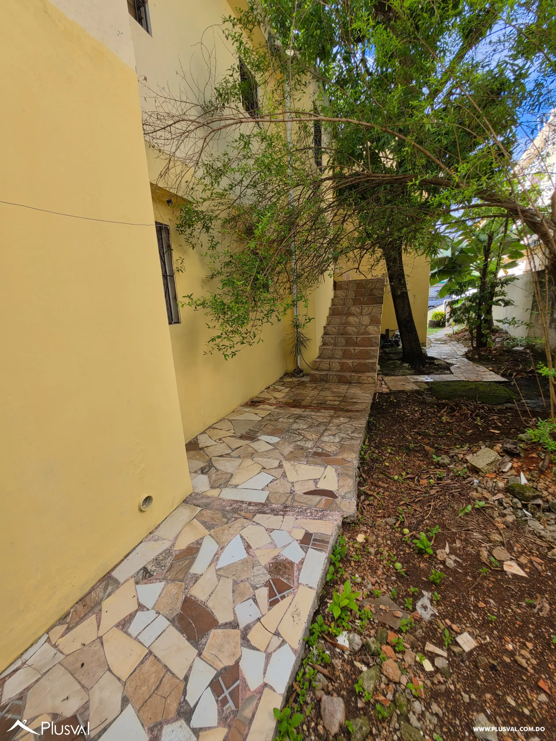 Casa en Venta con Gran Potencial Comercial Próxima a Sabana Larga en Ensanche Ozama 499352