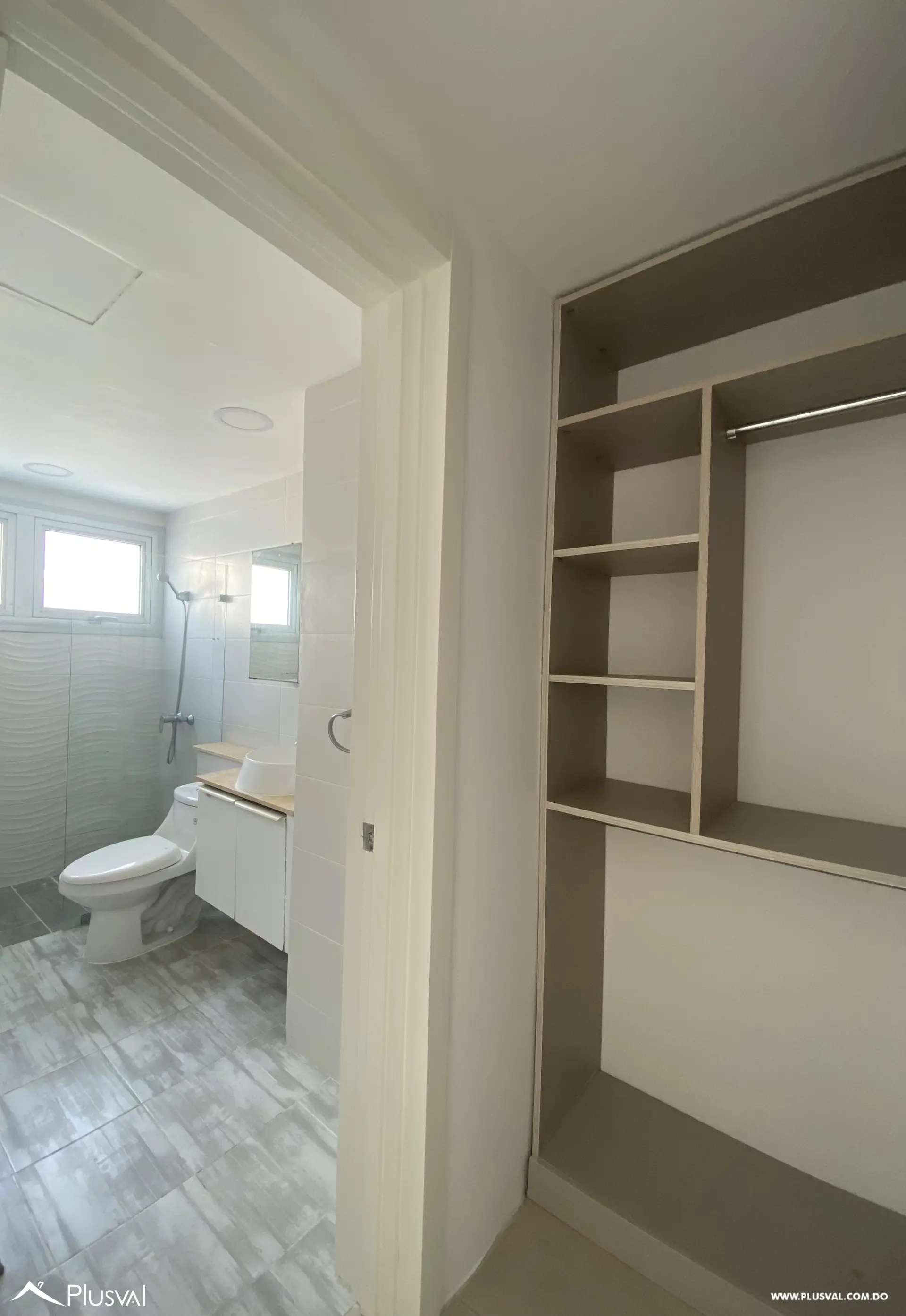 Alquilo Excelente y Amplio Apartamento en Zona Exclusiva en  La Esperilla 467485