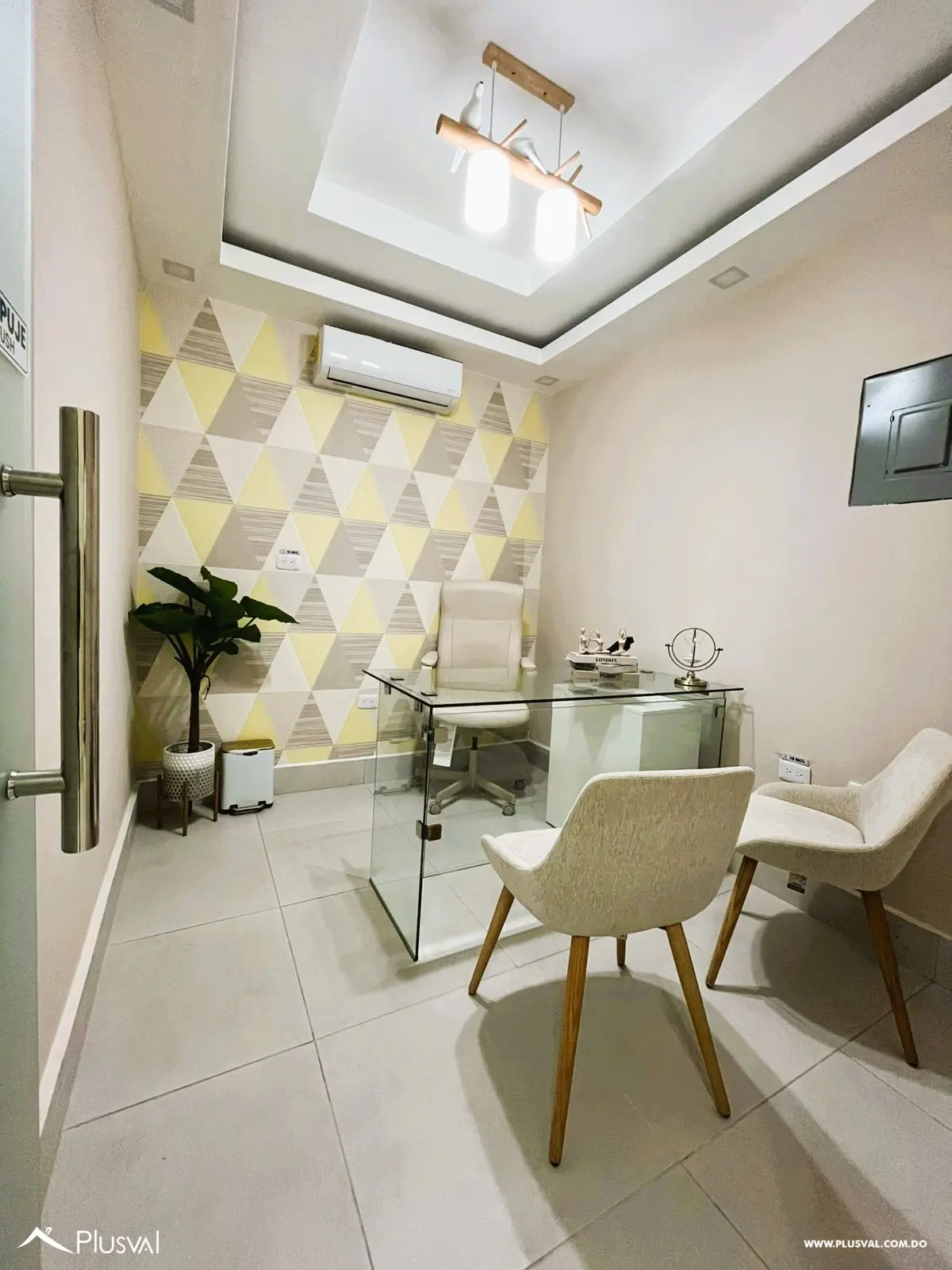 Local equipado para centro de estética en alquiler en Gazcue 467170