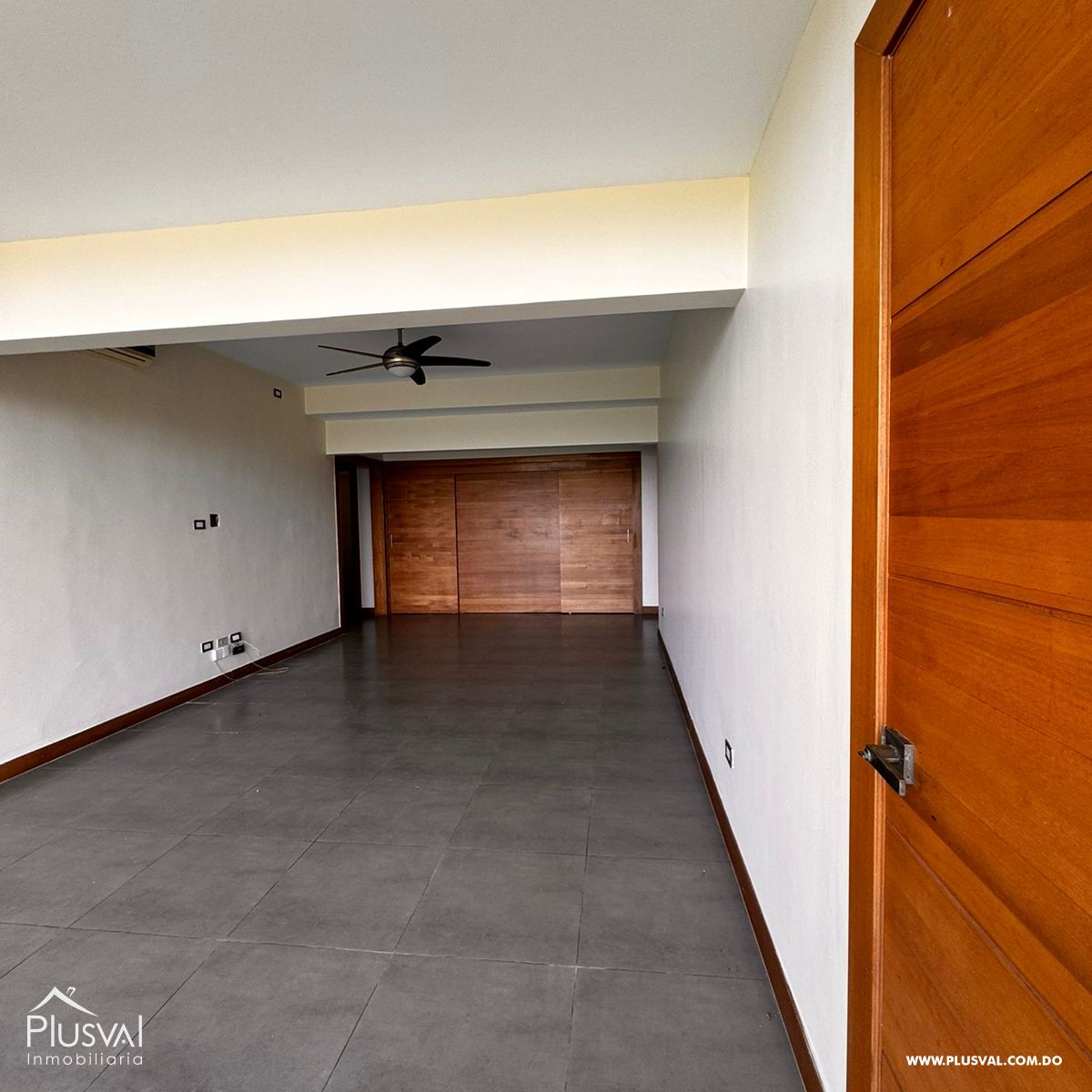 Amplio apartamento en Venta con Vista al mar y areas sociales 438812