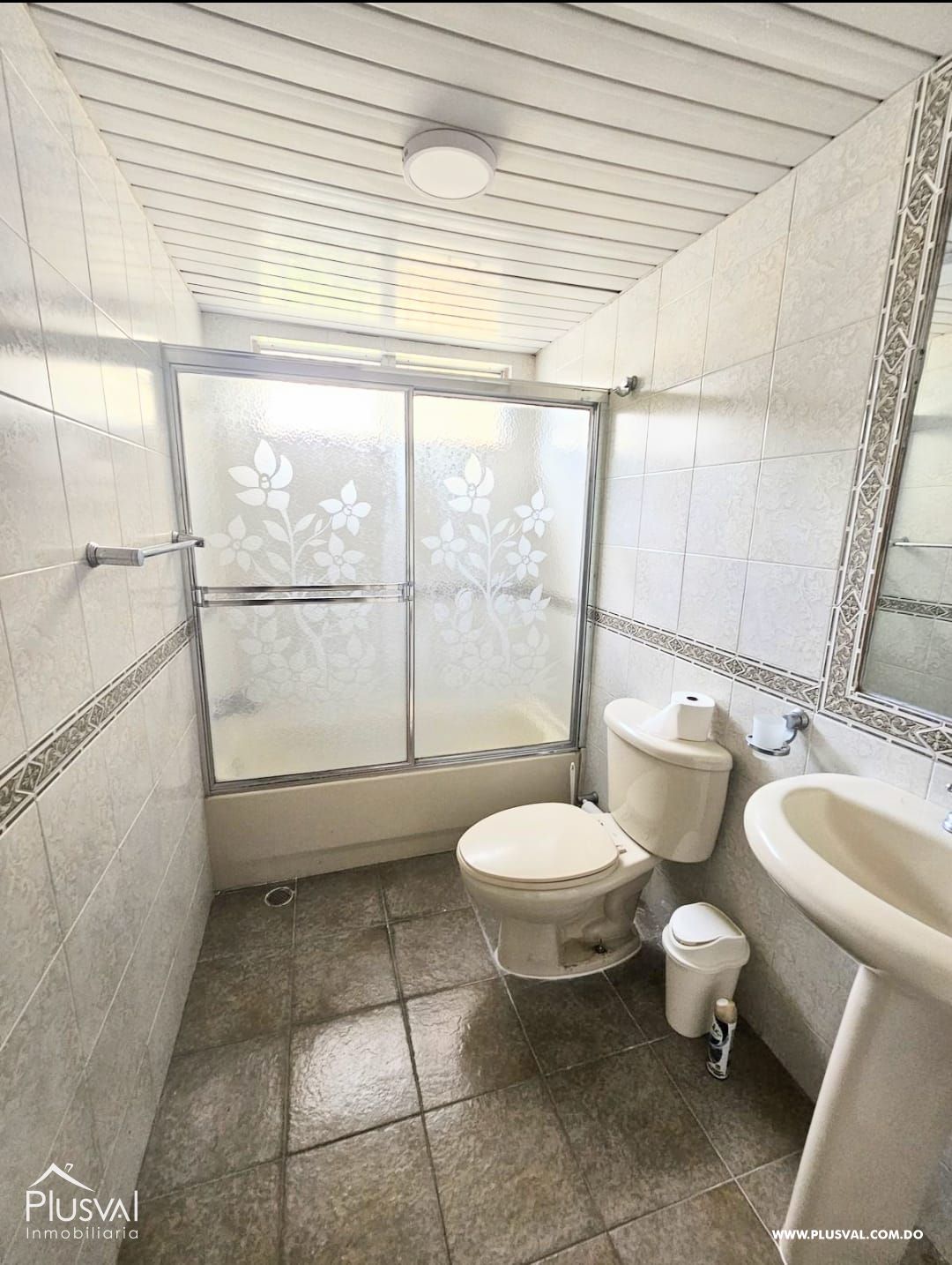 Alquiler de Apartamento Clásico de 3 Habitaciones Amueblado en Piantini 504784
