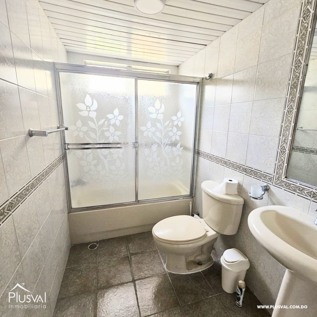 Alquiler de Apartamento Clásico de 3 Habitaciones Amueblado en Piantini 504784
