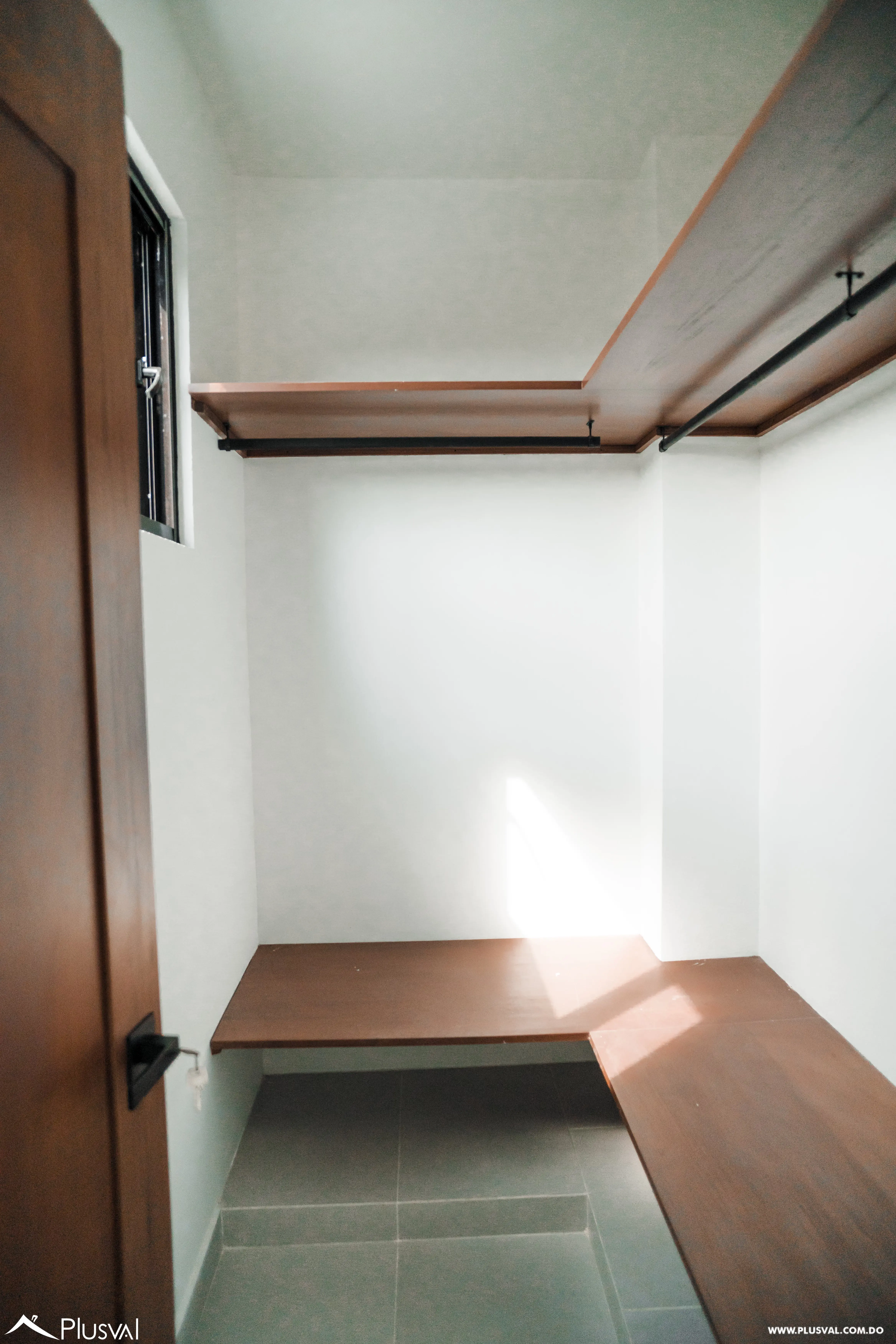 Moderno Apartamento de Tres Habitaciones en Alquiler 492342