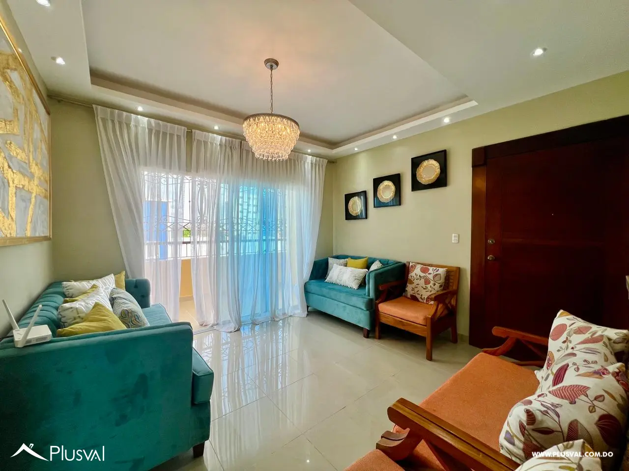 Apartamento en Venta en Ensanche Ozama con Cocina Remodelada y Amplio Balcón 479338