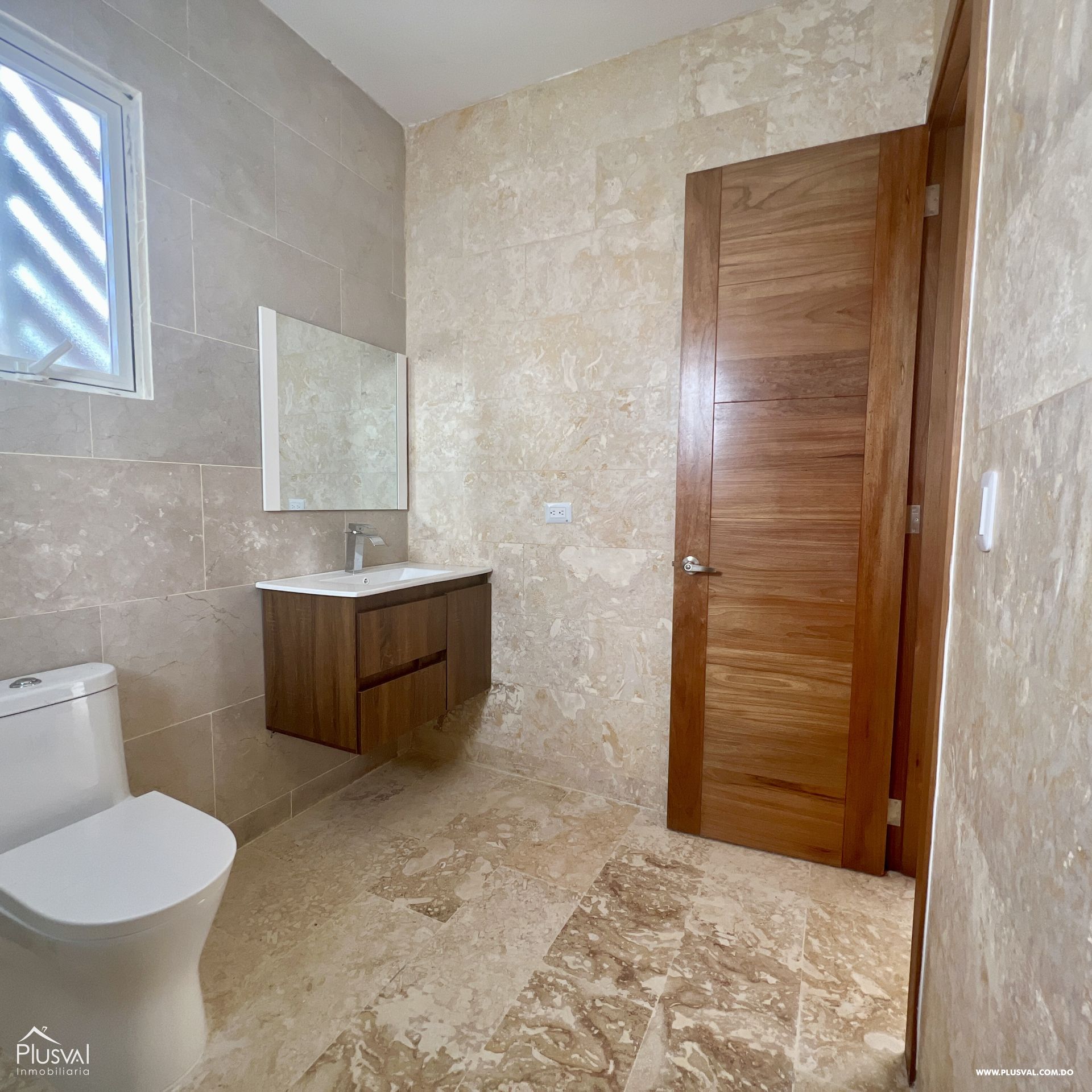 Casas en Venta en Puerto Plata con Dos Terrazas y Patio 306107