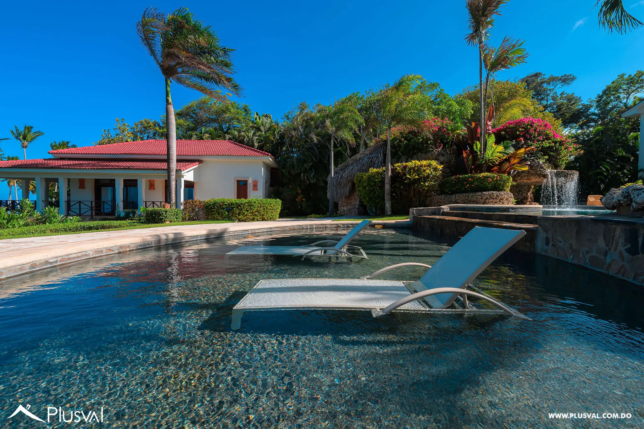 Preciosa Villa en venta. primera línea de playa en Cabrera 476746